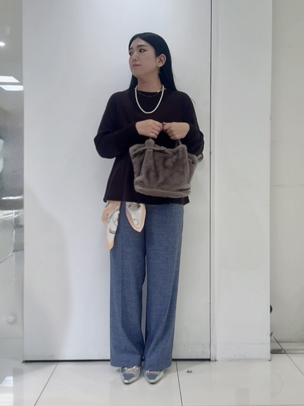なかじさんの「UNTITLED｜【後ろウエストゴム/オンオフ使える】フレークツィードワイドパンツ」を使ったコーディネート