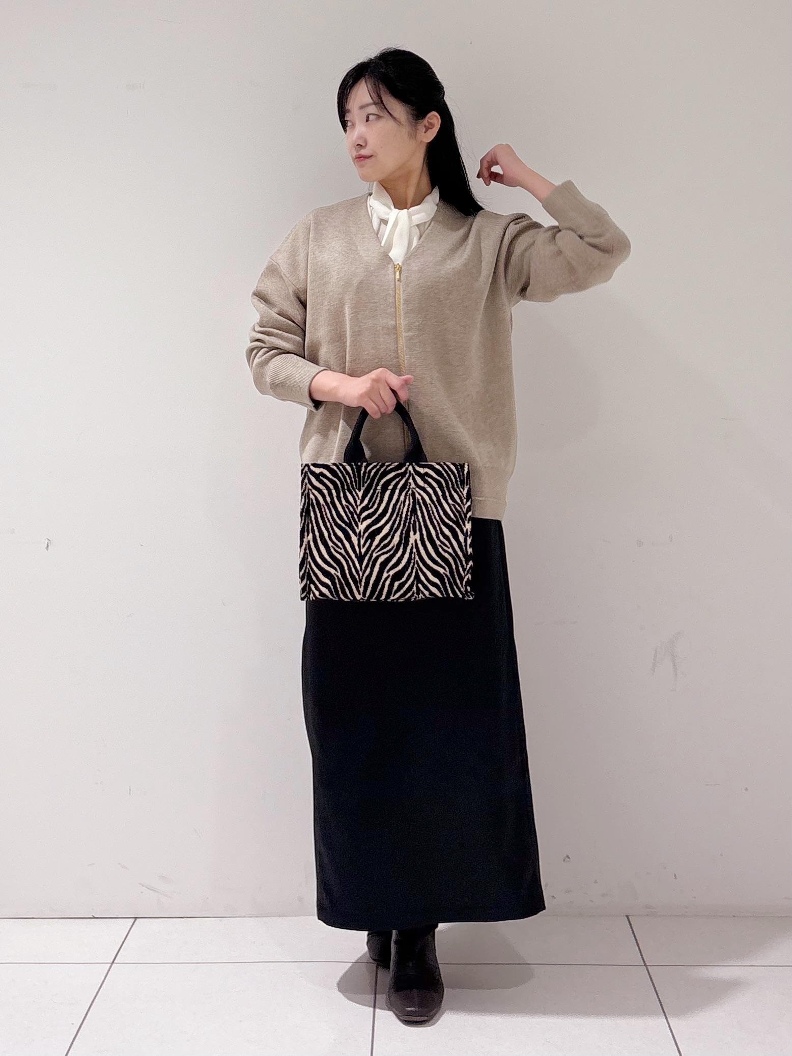 momokoさんの「INDIVI｜【ミラノリブ編み】ジップニットブルゾン」を使ったコーディネート