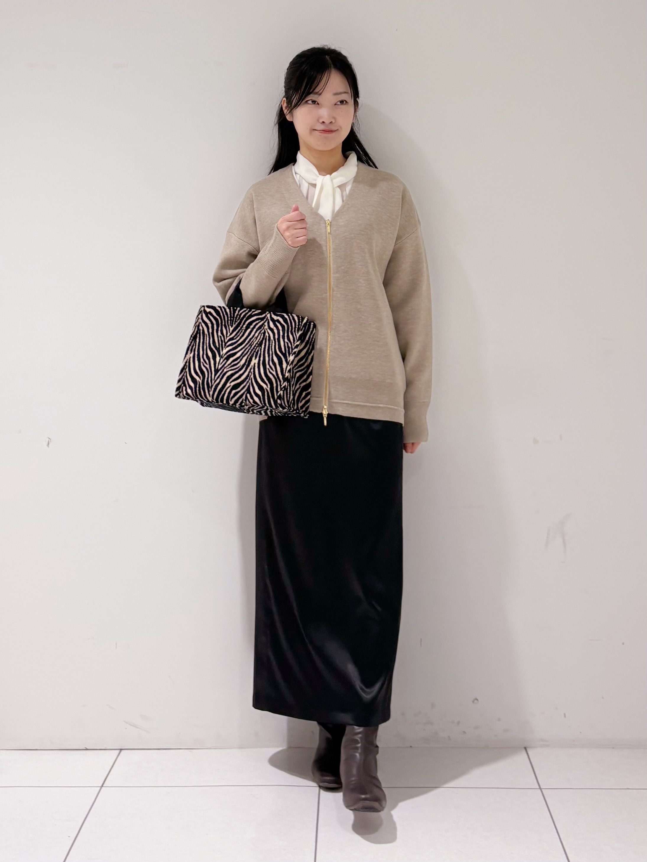 momokoさんの「INDIVI｜【ミラノリブ編み】ジップニットブルゾン」を使ったコーディネート