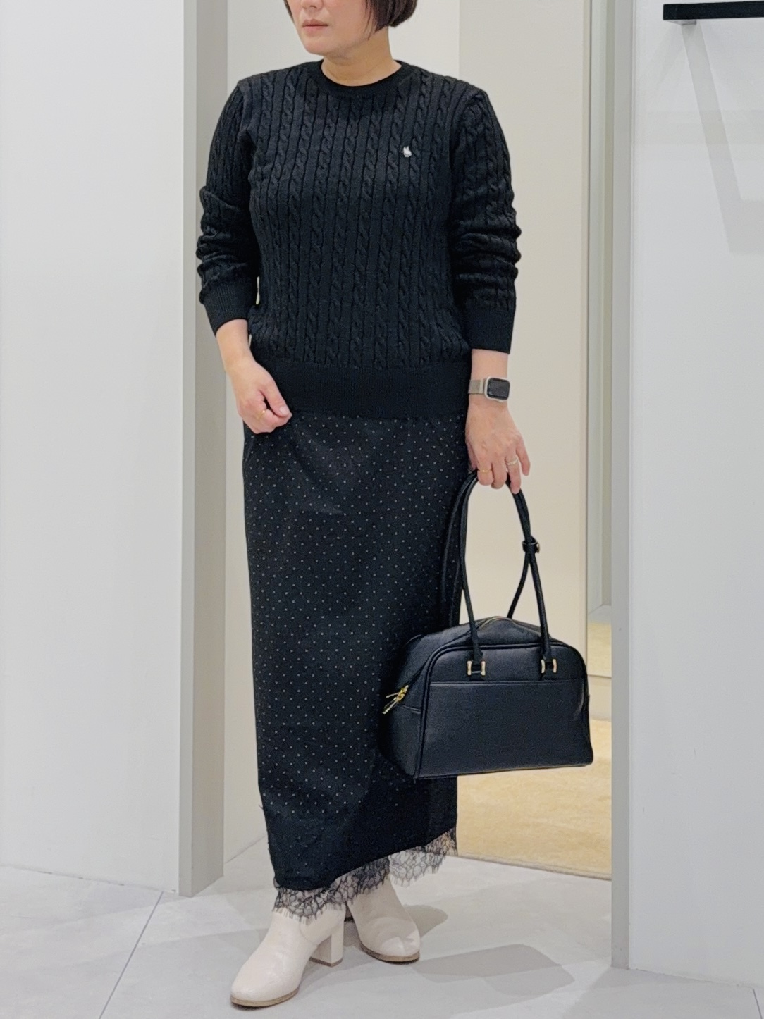 タナさんの「THE SHOP TK｜POLO BCS/ケーブルニット」を使ったコーディネート