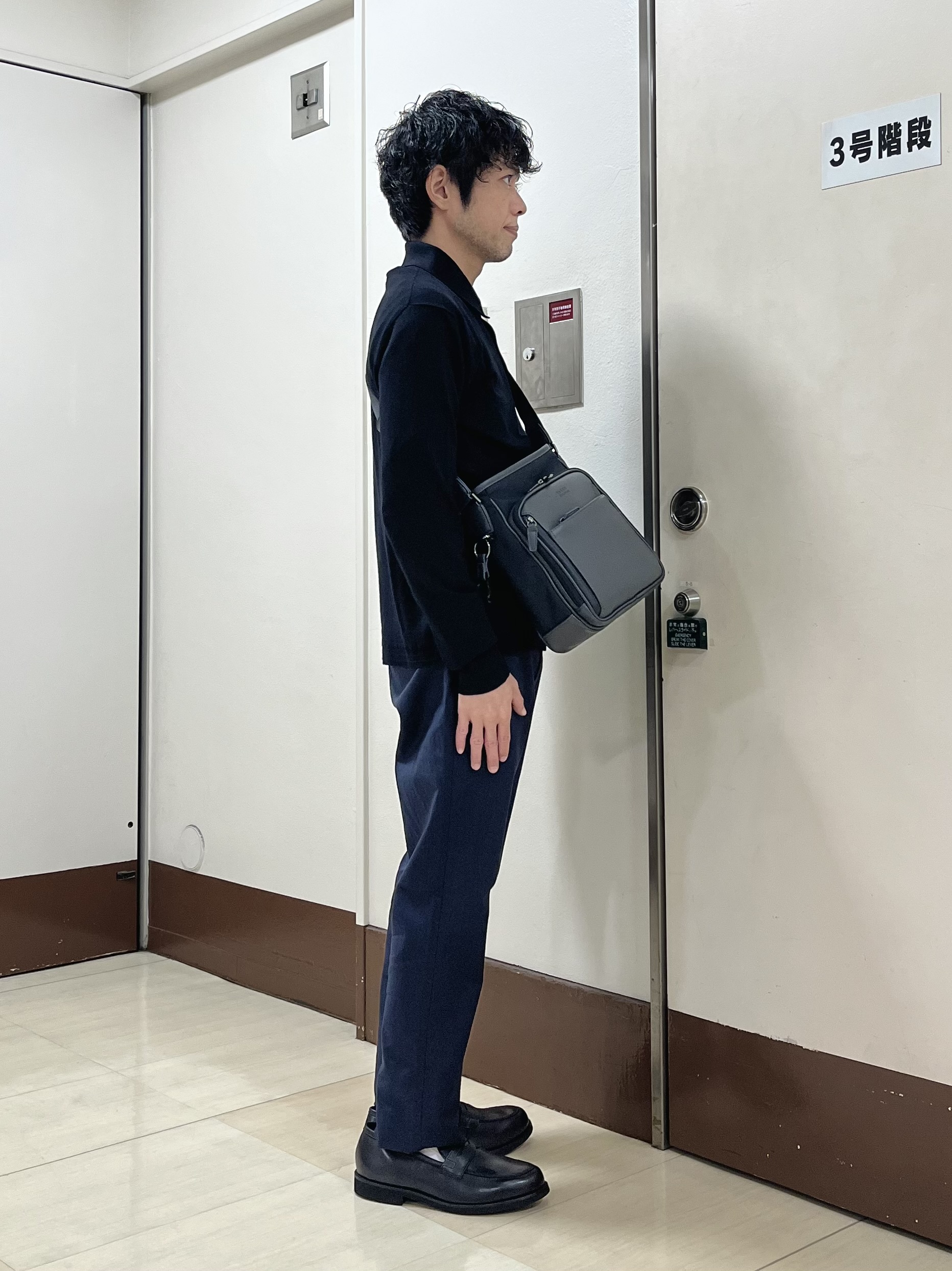 URAさんの「TAKEO KIKUCHI｜レーヨン ニット ポロシャツ」を使ったコーディネート