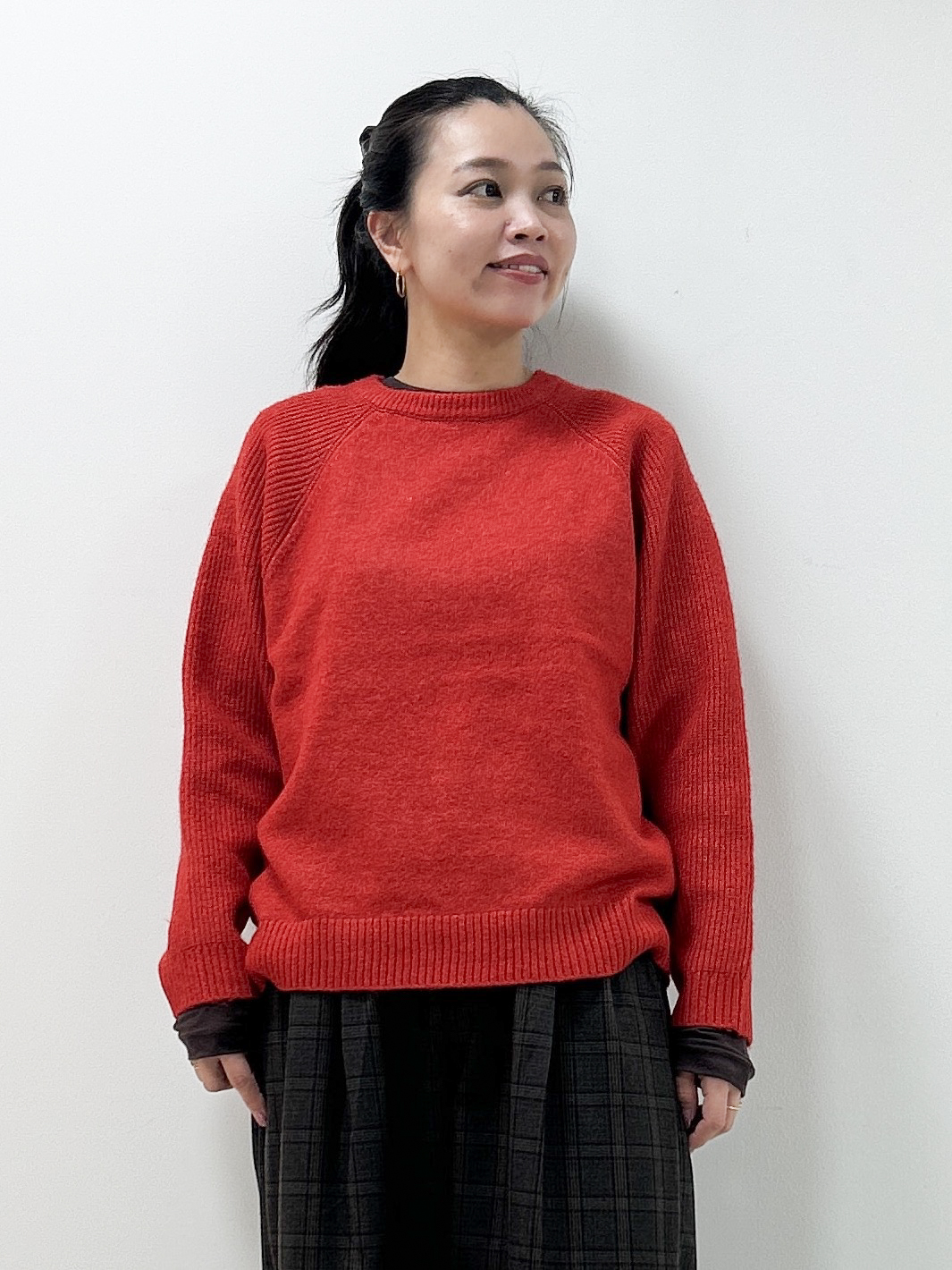 Kaiさんの「Dessin｜【洗濯機OK/サスティナブル/6色展開】編地切替ラグラン ニットプルオーバー」を使ったコーディネート