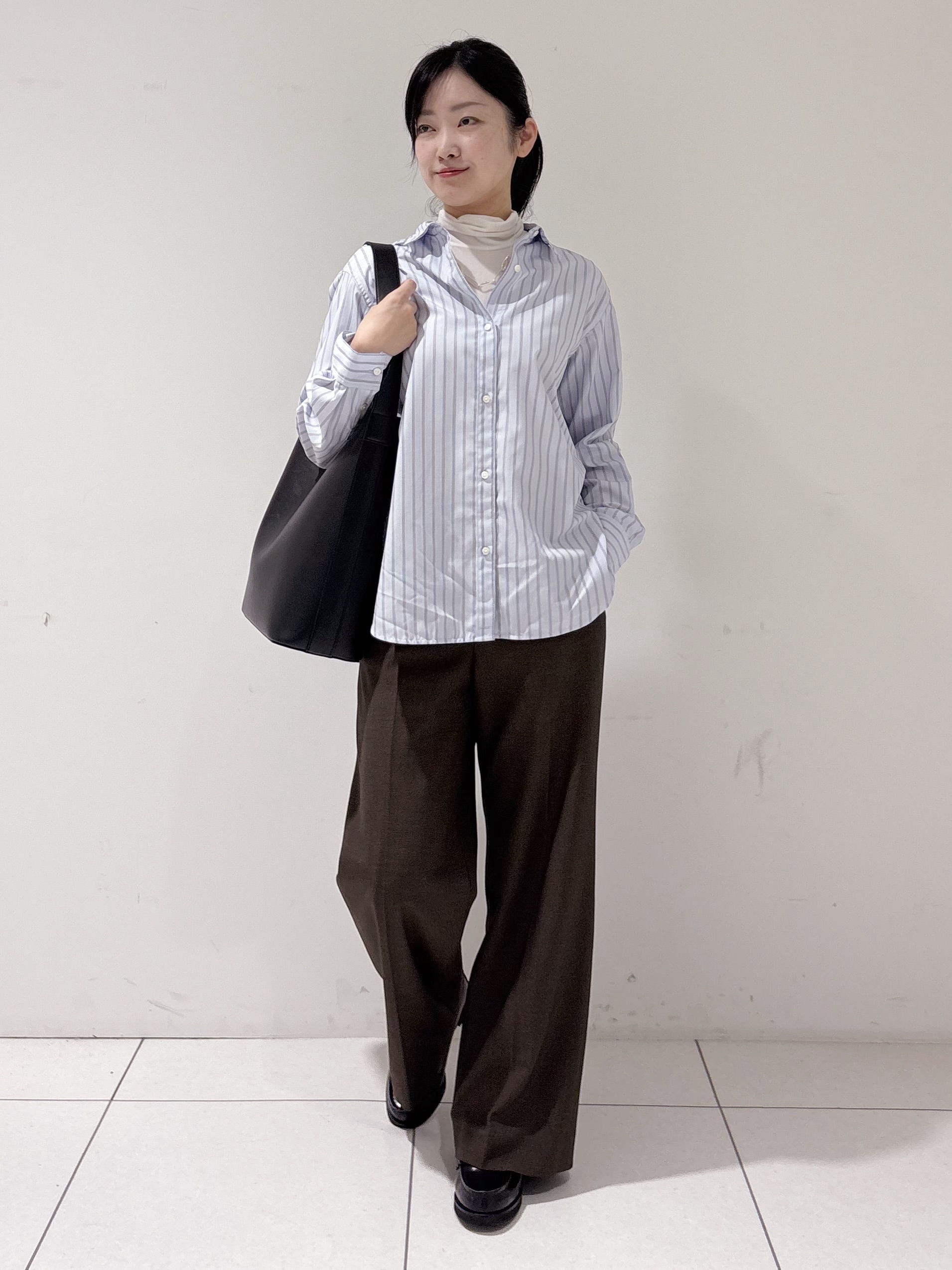 momokoさんの「INDIVI｜【2WAY／ストライプ柄】ベーシックシャツ」を使ったコーディネート