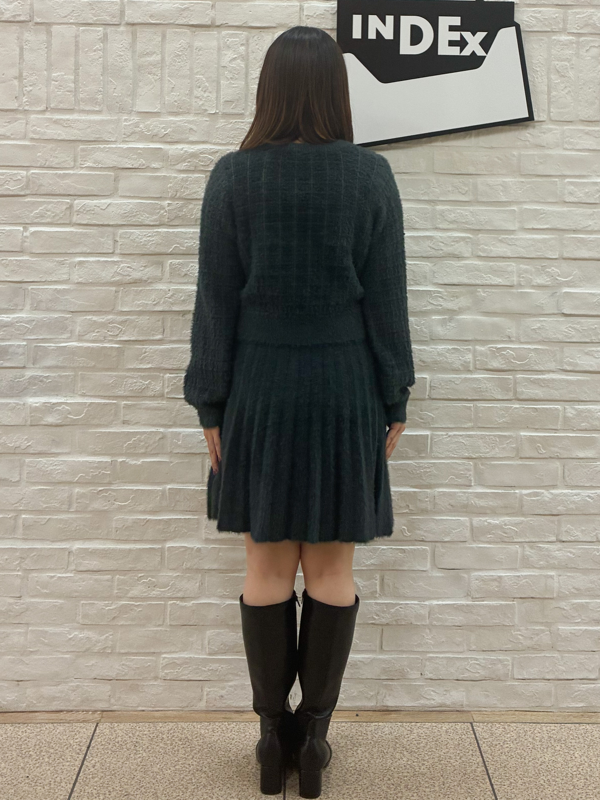 mihaさんの「index｜【セットアップ】ツィード調フラワーボタンカーディガン《洗濯機OK／抗ピル》」を使ったコーディネート