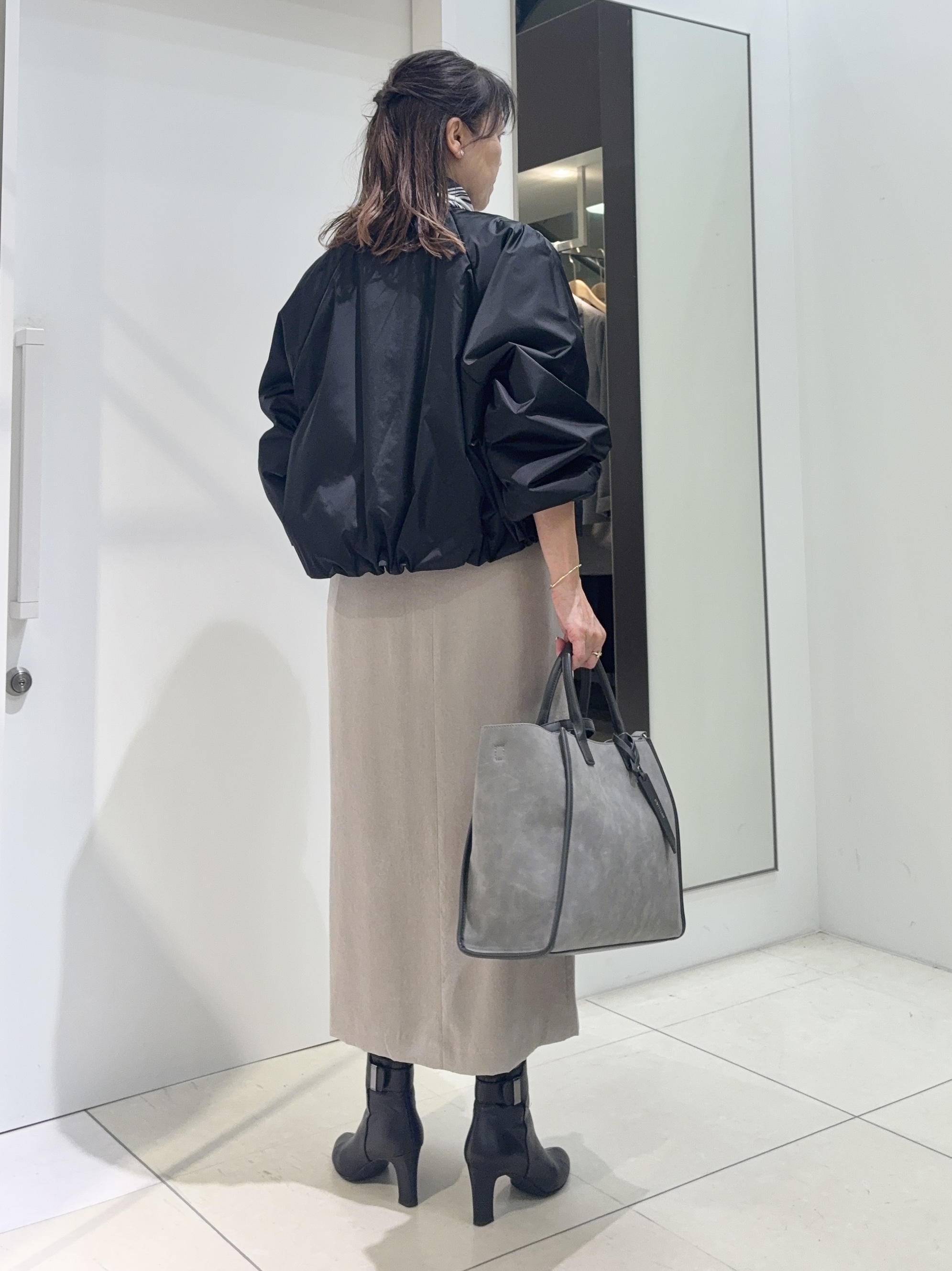 tomoさんの「UNTITLED｜【軽アウター/中綿/秋冬コート】ショートブルゾン」を使ったコーディネート