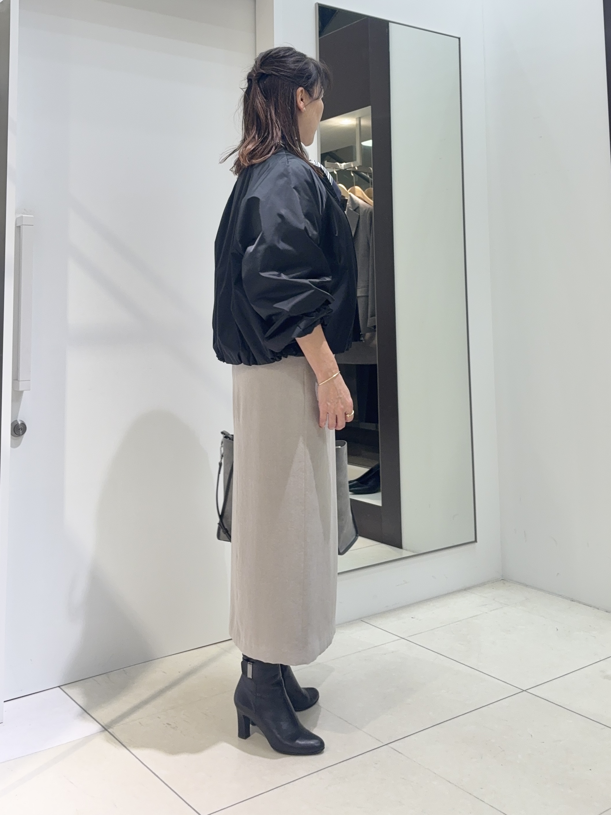 tomoさんの「UNTITLED｜【軽アウター/中綿/秋冬コート】ショートブルゾン」を使ったコーディネート