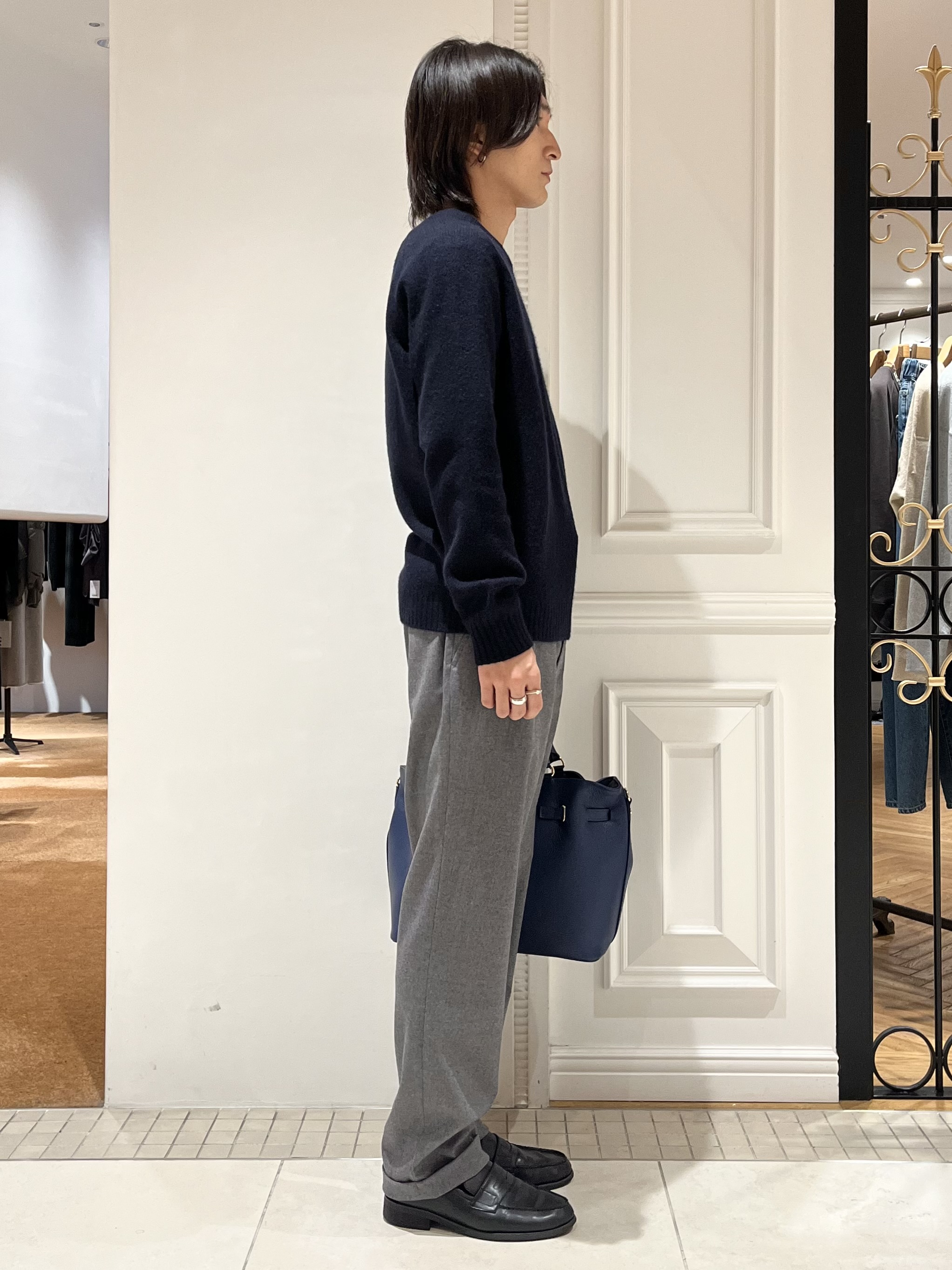 Watanabeさんの「DRESSTERIOR｜【干場義雅&times;DRESSTERIOR】ウールカシミヤクルーネックニット」を使ったコーディネート