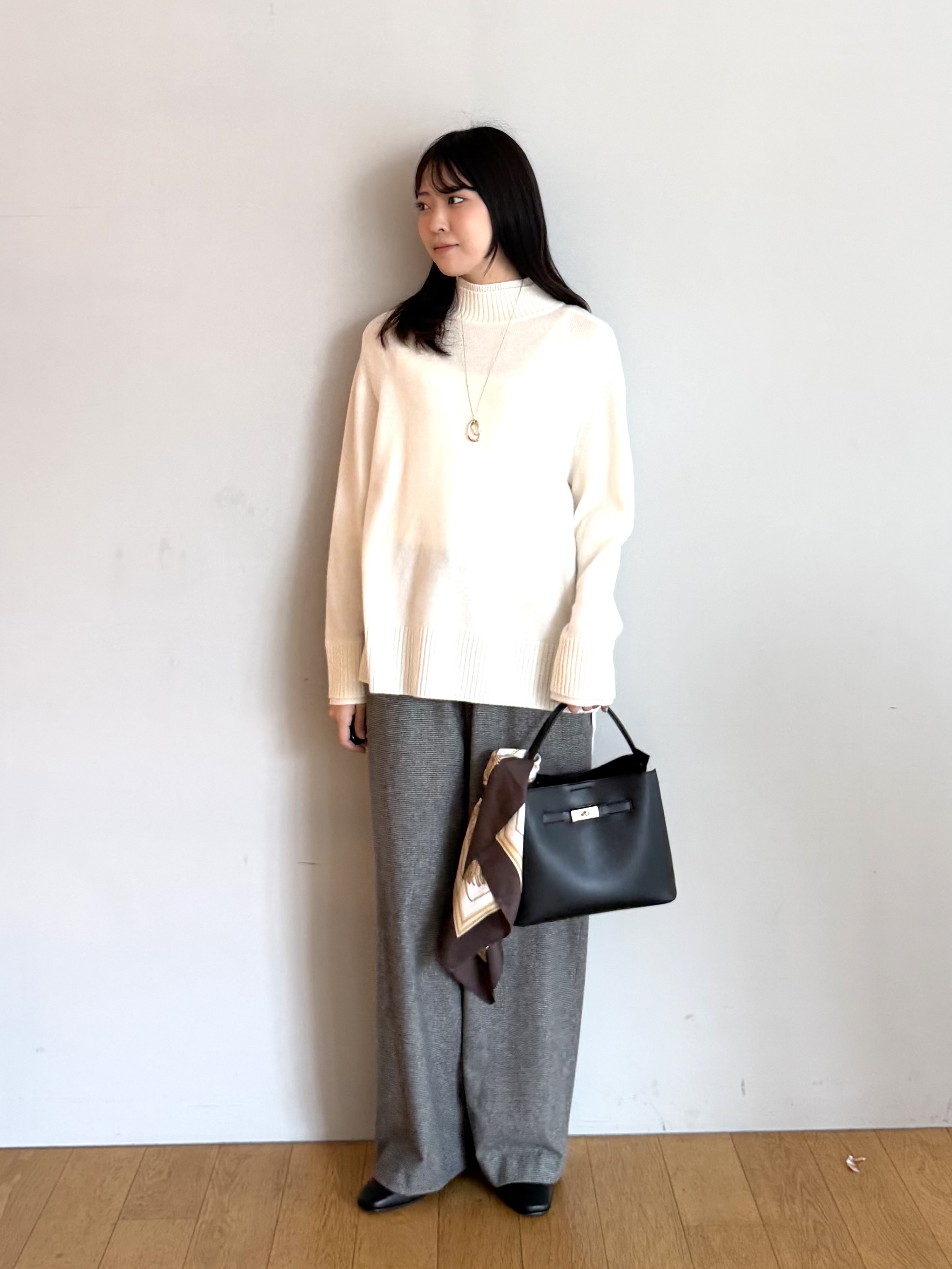 ririkaさんの「UNTITLED｜【セットアップ可/ウエストゴム】ウールドロストパンツ」を使ったコーディネート
