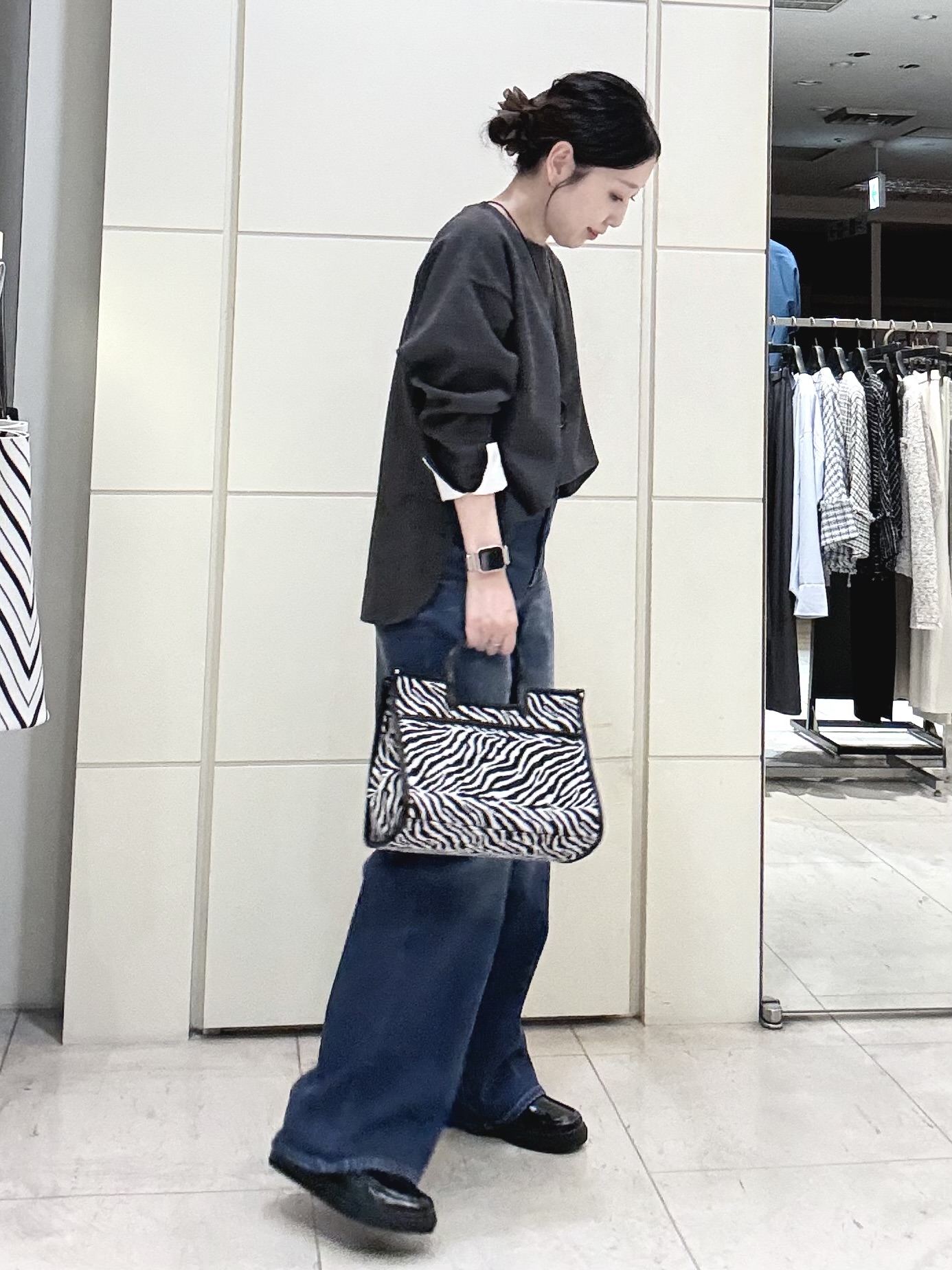 mori.さんの「UNTITLED｜【セットアップ可/スウェットライク】袖口シャツドッキングプルオーバー」を使ったコーディネート