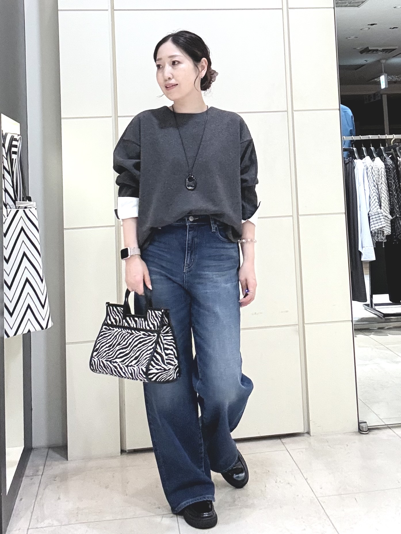 mori.さんの「UNTITLED｜【セットアップ可/スウェットライク】袖口シャツドッキングプルオーバー」を使ったコーディネート