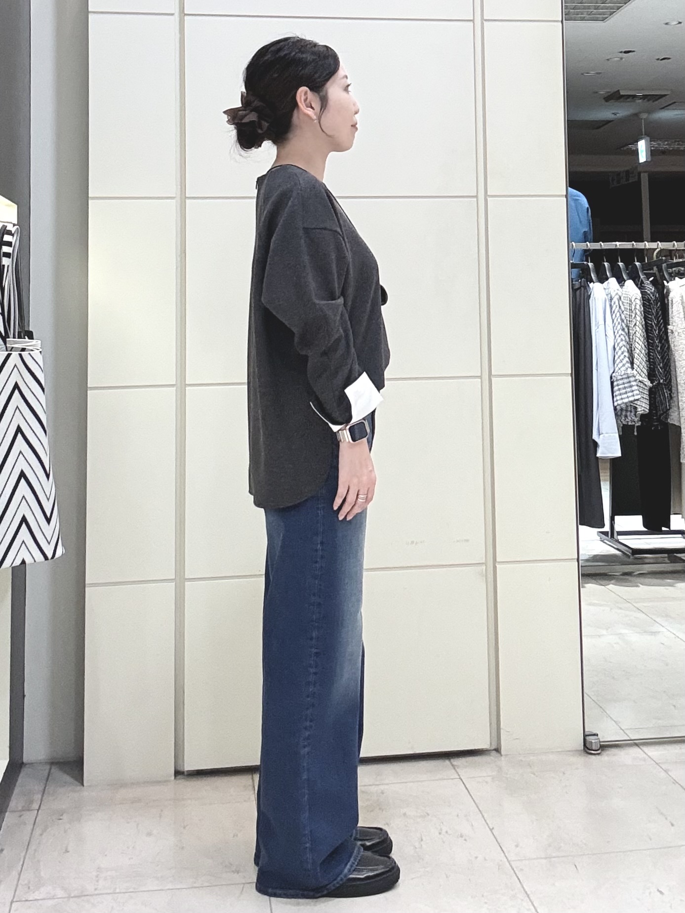 mori.さんの「UNTITLED｜【セットアップ可/スウェットライク】袖口シャツドッキングプルオーバー」を使ったコーディネート