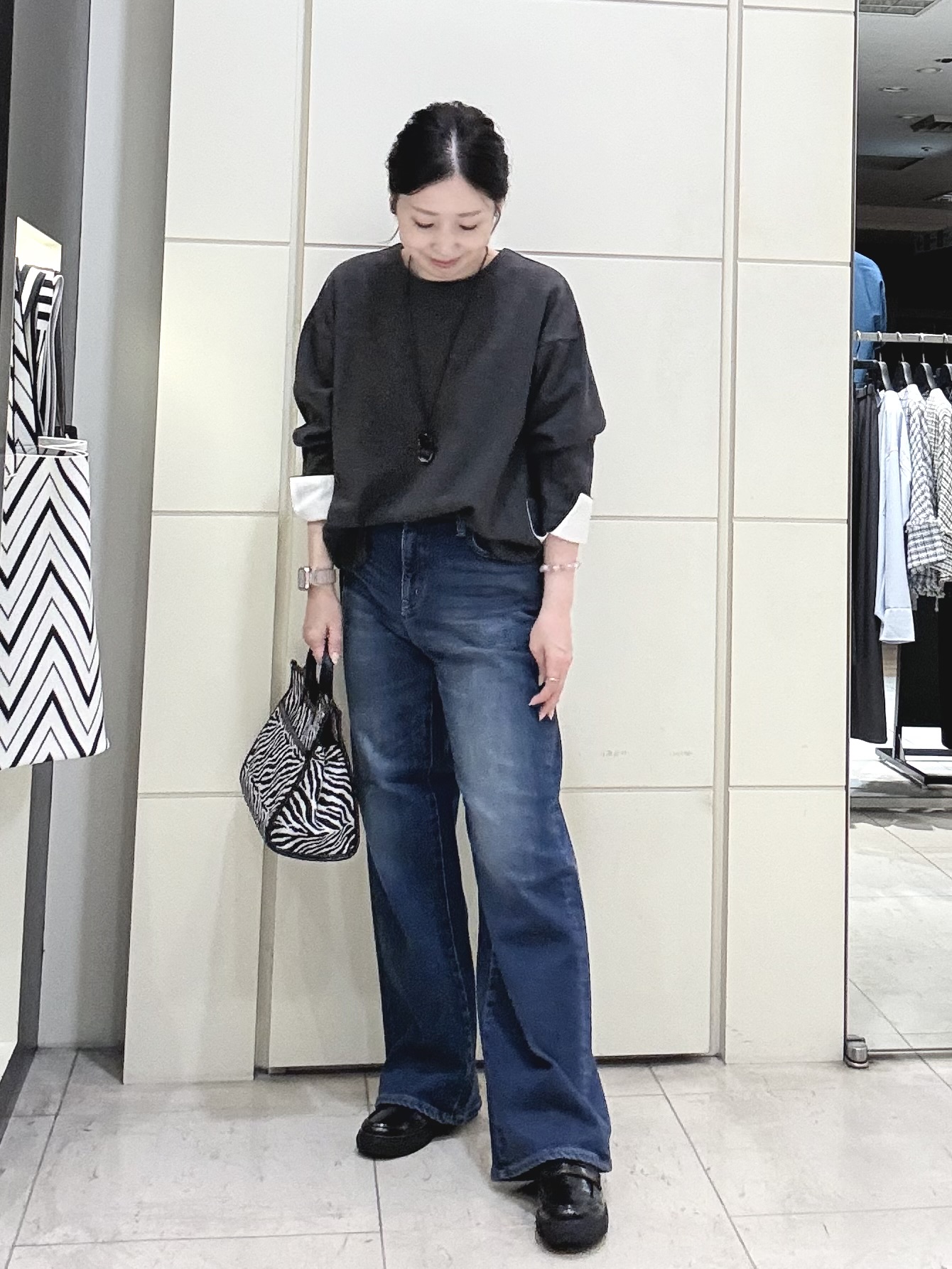 mori.さんの「UNTITLED｜【セットアップ可/スウェットライク】袖口シャツドッキングプルオーバー」を使ったコーディネート