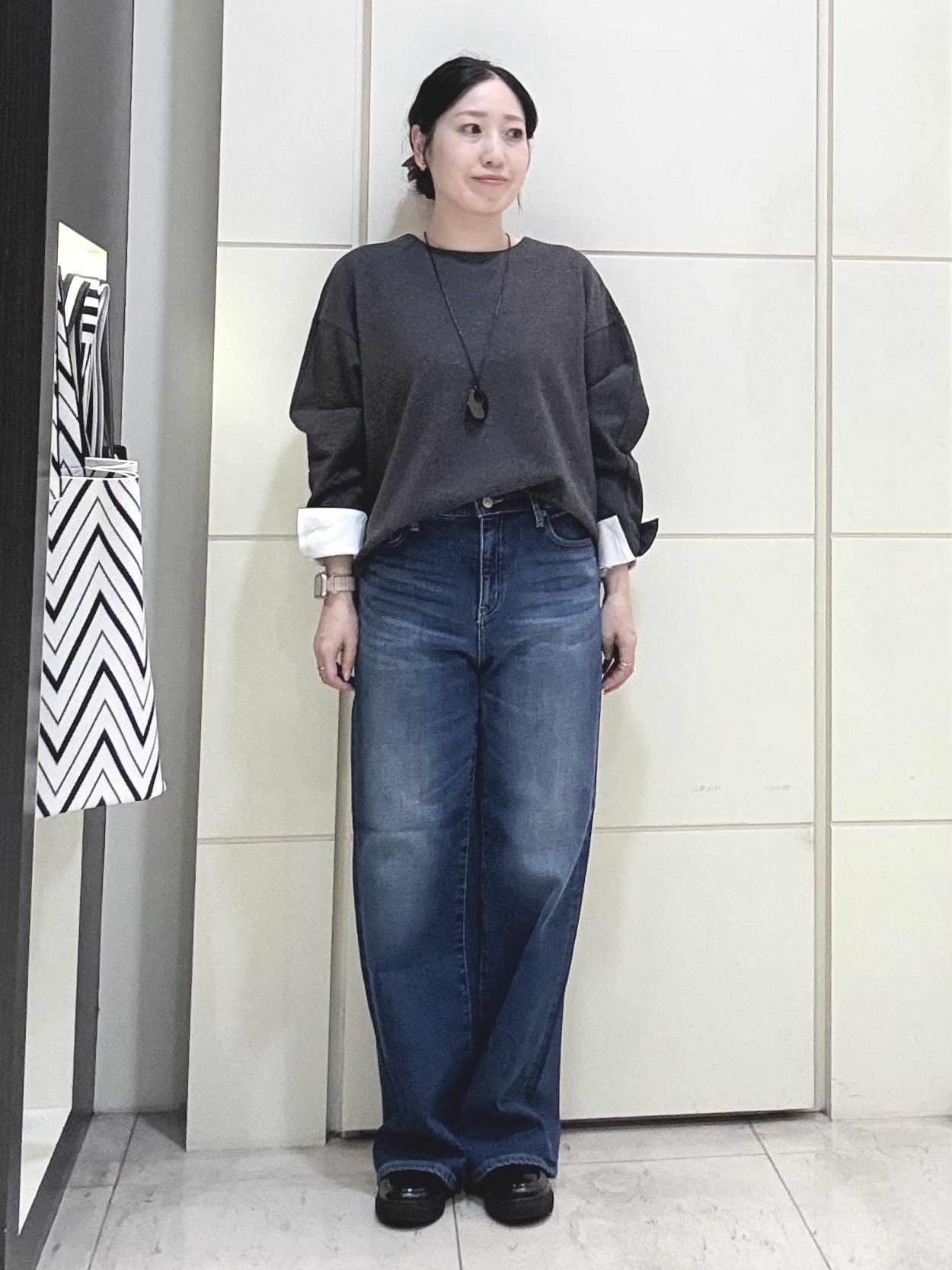 mori.さんの「UNTITLED｜【セットアップ可/スウェットライク】袖口シャツドッキングプルオーバー」を使ったコーディネート