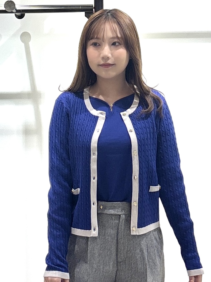 もとさんの「OPAQUE.CLIP｜バイカラーケーブルカーディガン【洗濯機OK】」を使ったコーディネート