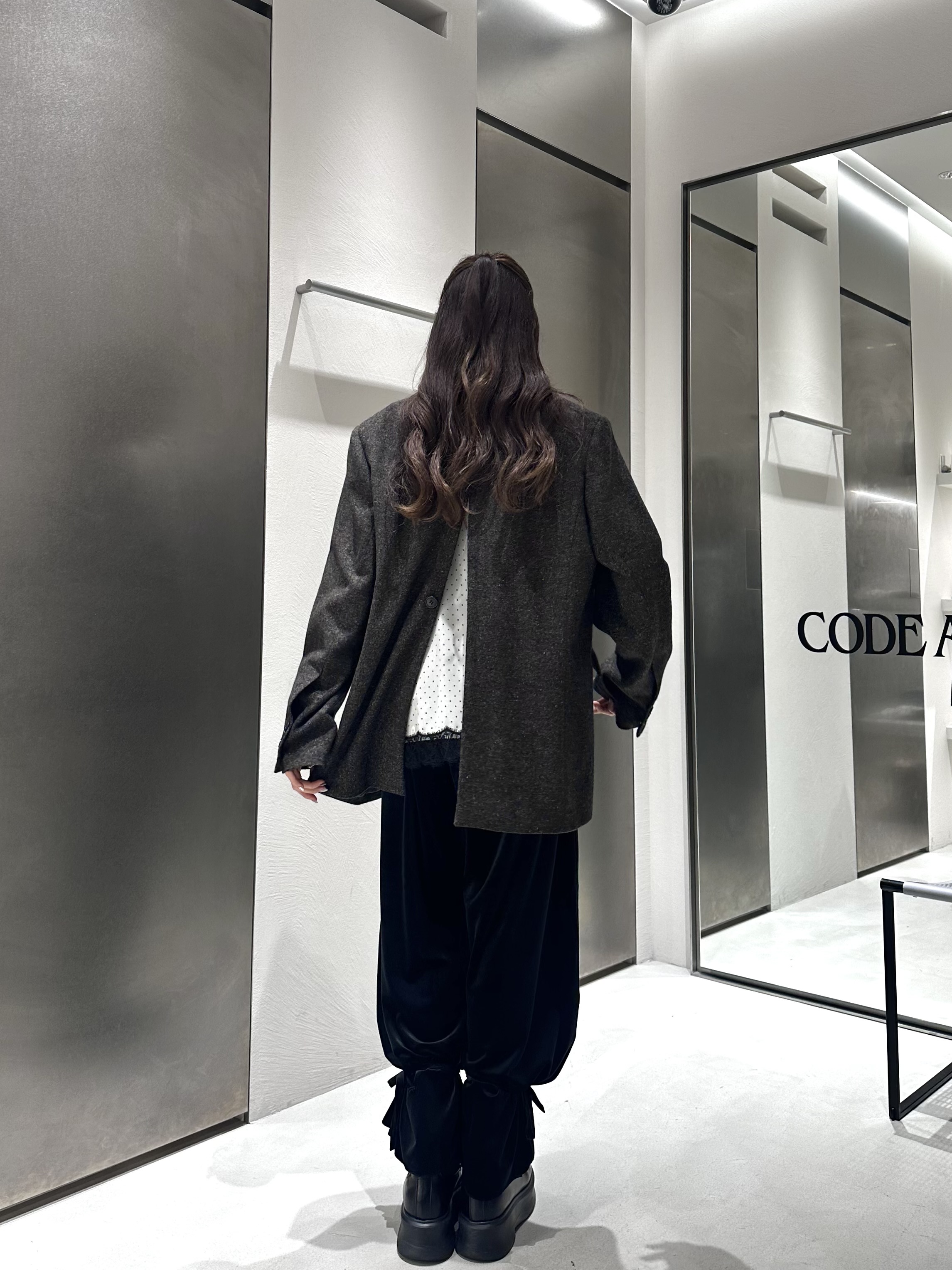 西村唯さんの「CODE A｜soft nep convertible jacket」を使ったコーディネート