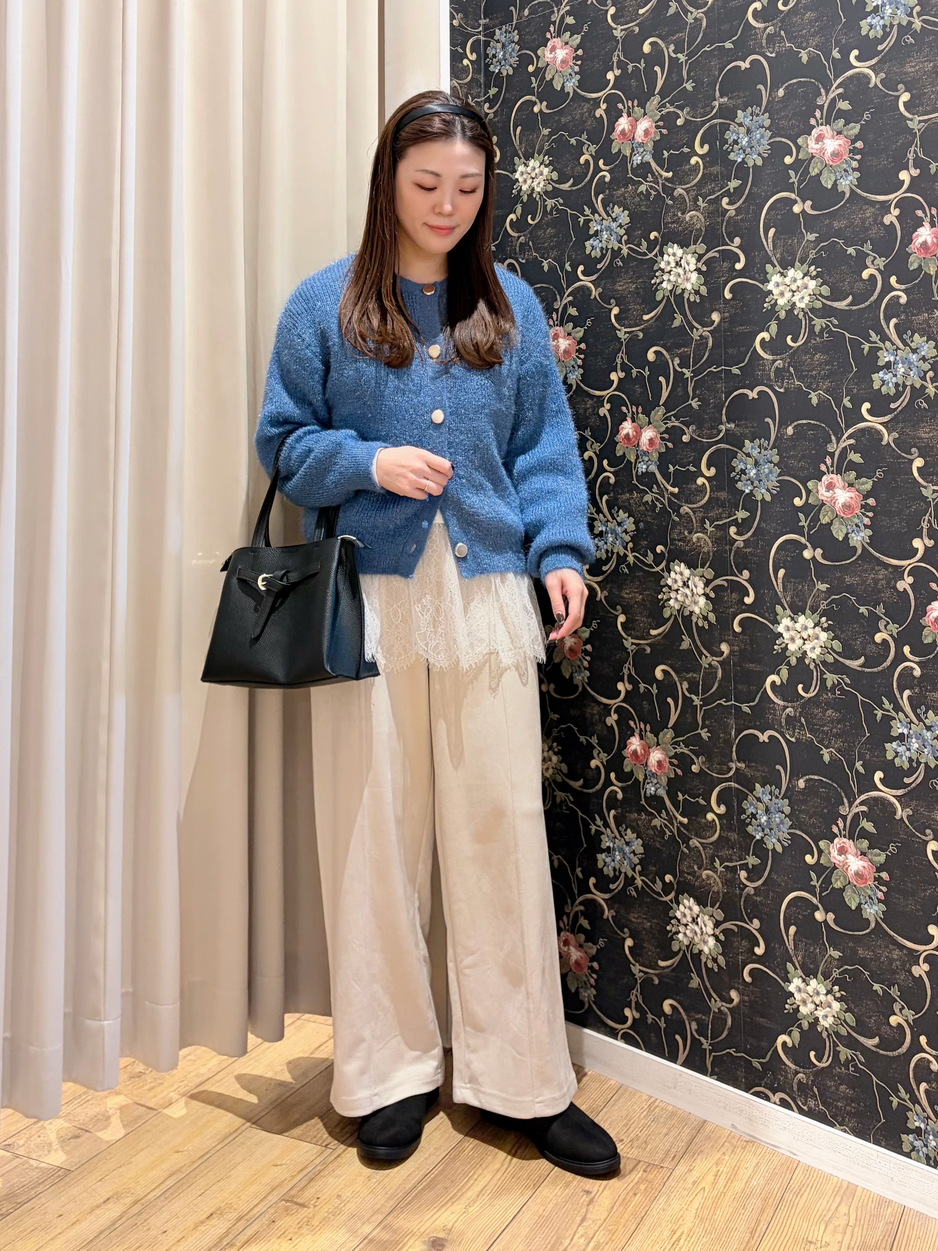 おうめさんの「SHOO･LA･RUE｜【S-LL】ゆるもこ シャギーニットカーディガン」を使ったコーディネート