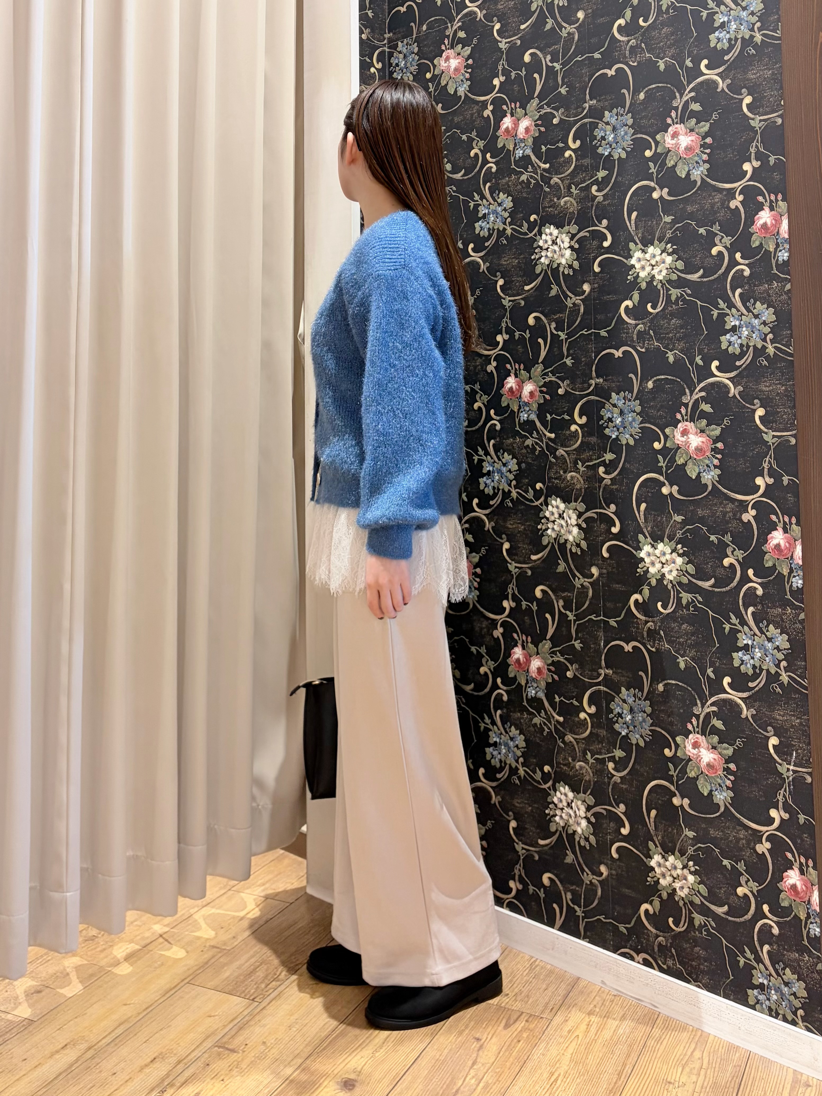 おうめさんの「SHOO･LA･RUE｜【S-LL】ゆるもこ シャギーニットカーディガン」を使ったコーディネート