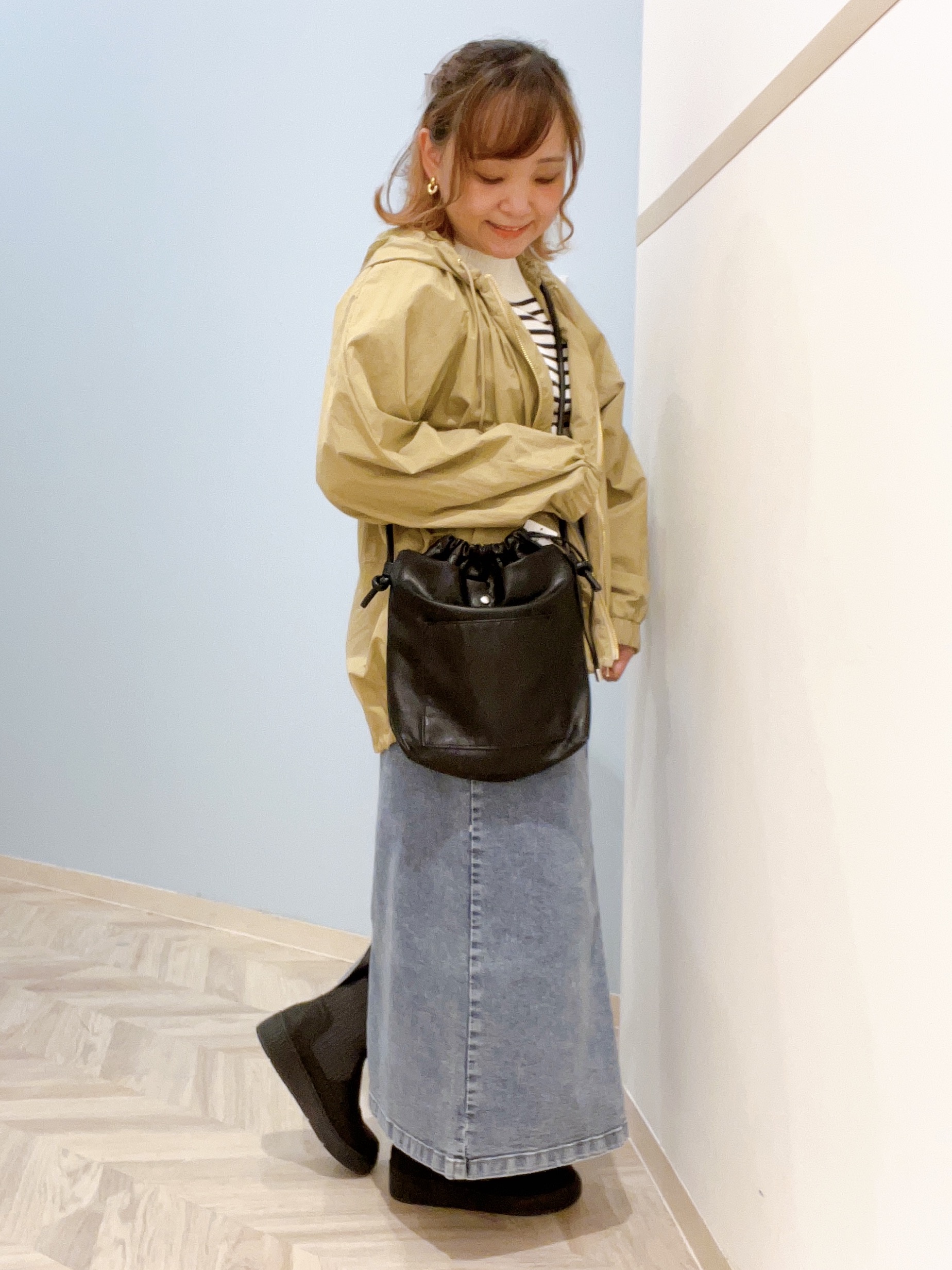 kitaさんの「SHOO･LA･RUE｜【S-LL/撥水】ゴールドパーツで女性らしく ギャザーブルゾン」を使ったコーディネート