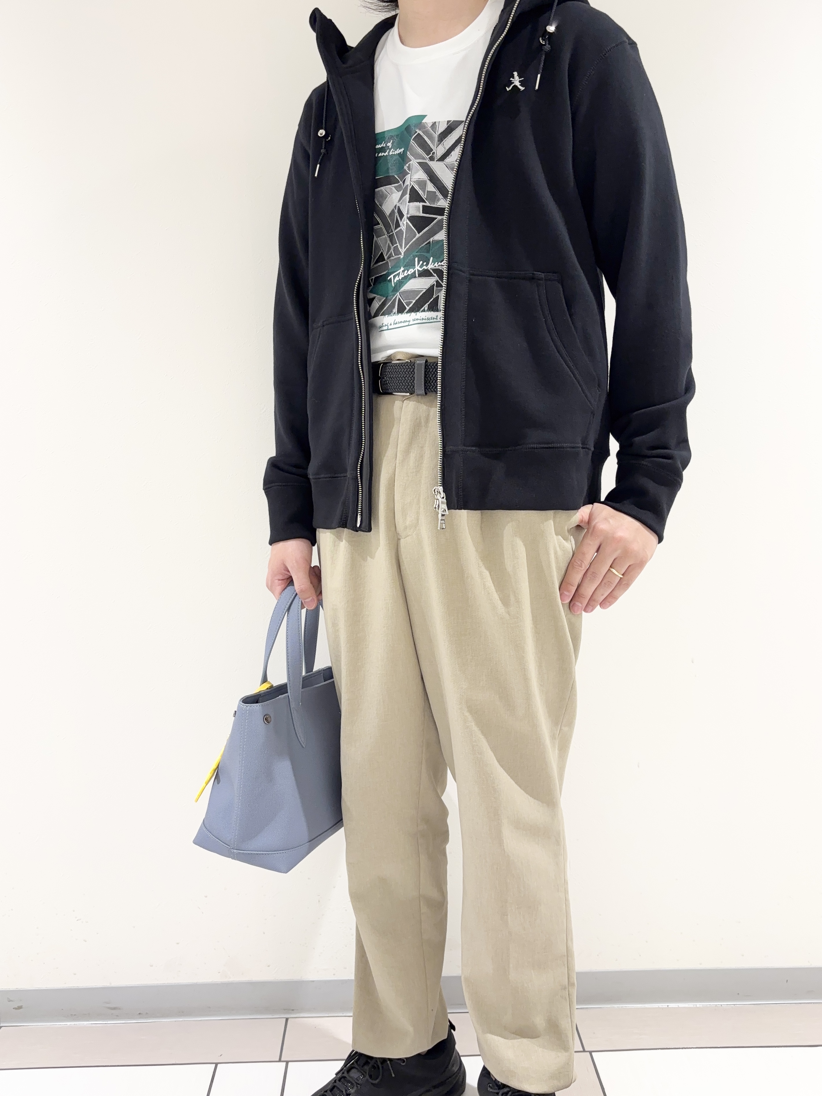 及川さんの「TAKEO KIKUCHI｜【BOWLER HAT LABEL】ジップアップ スウェットパーカー」を使ったコーディネート