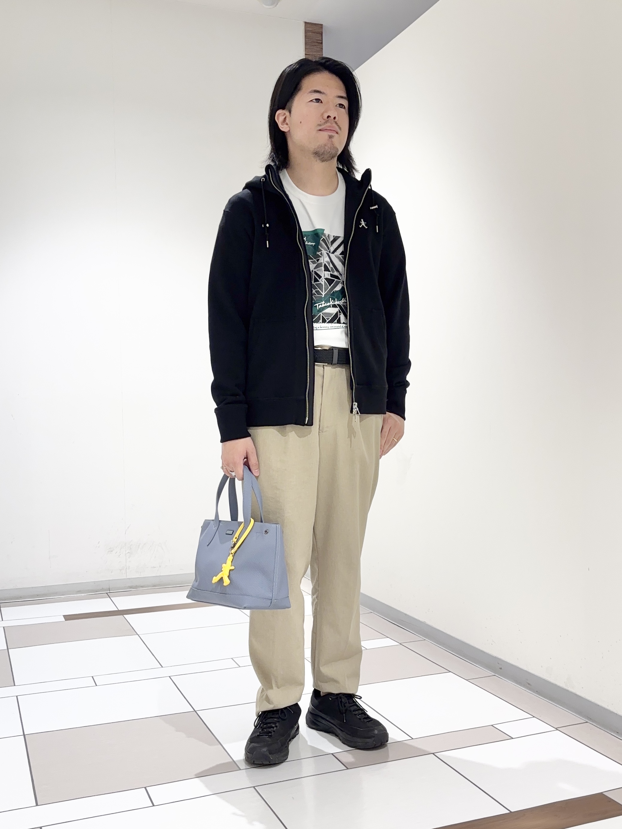 及川さんの「TAKEO KIKUCHI｜【BOWLER HAT LABEL】ジップアップ スウェットパーカー」を使ったコーディネート