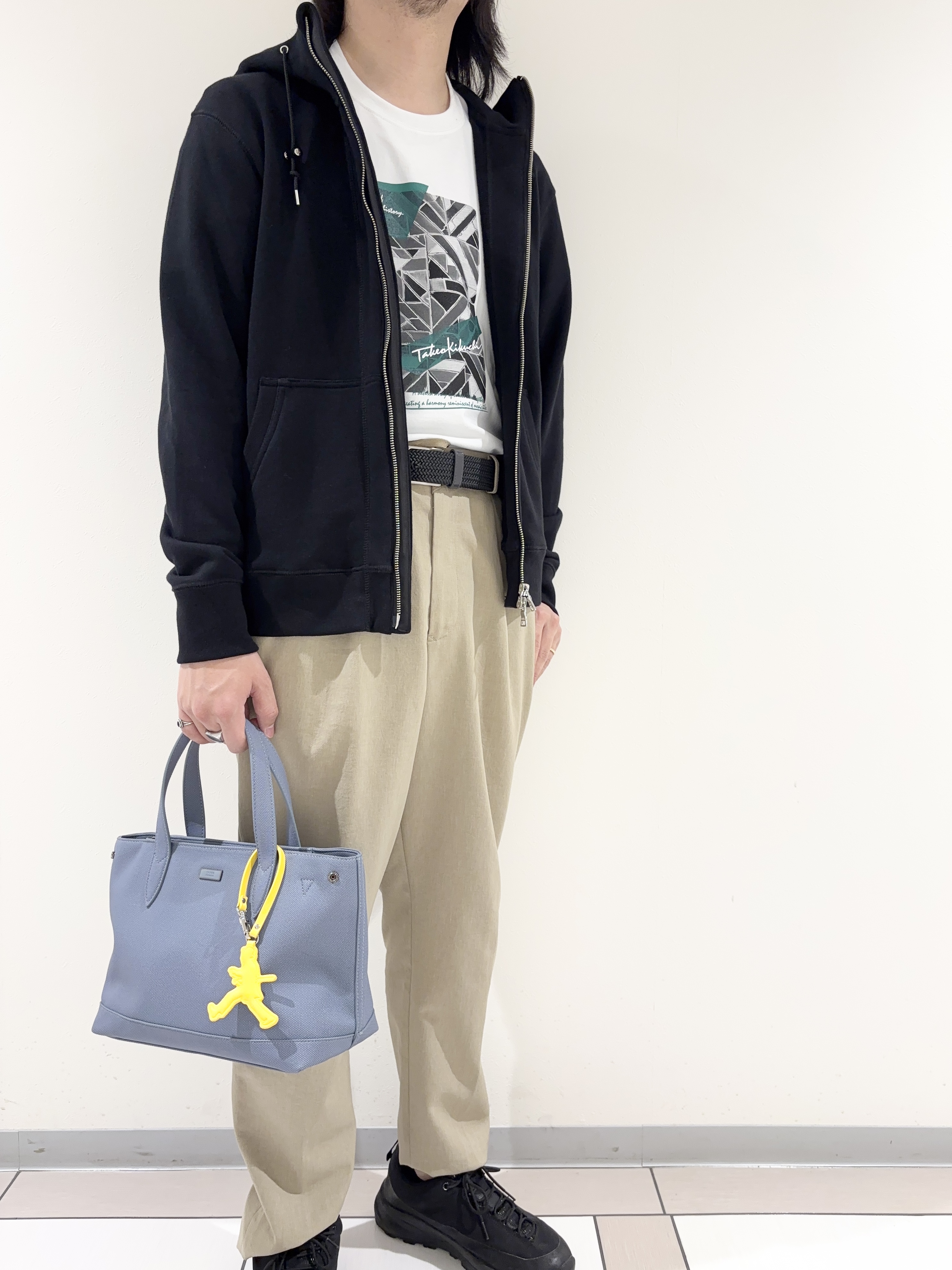 及川さんの「TAKEO KIKUCHI｜【BOWLER HAT LABEL】ジップアップ スウェットパーカー」を使ったコーディネート