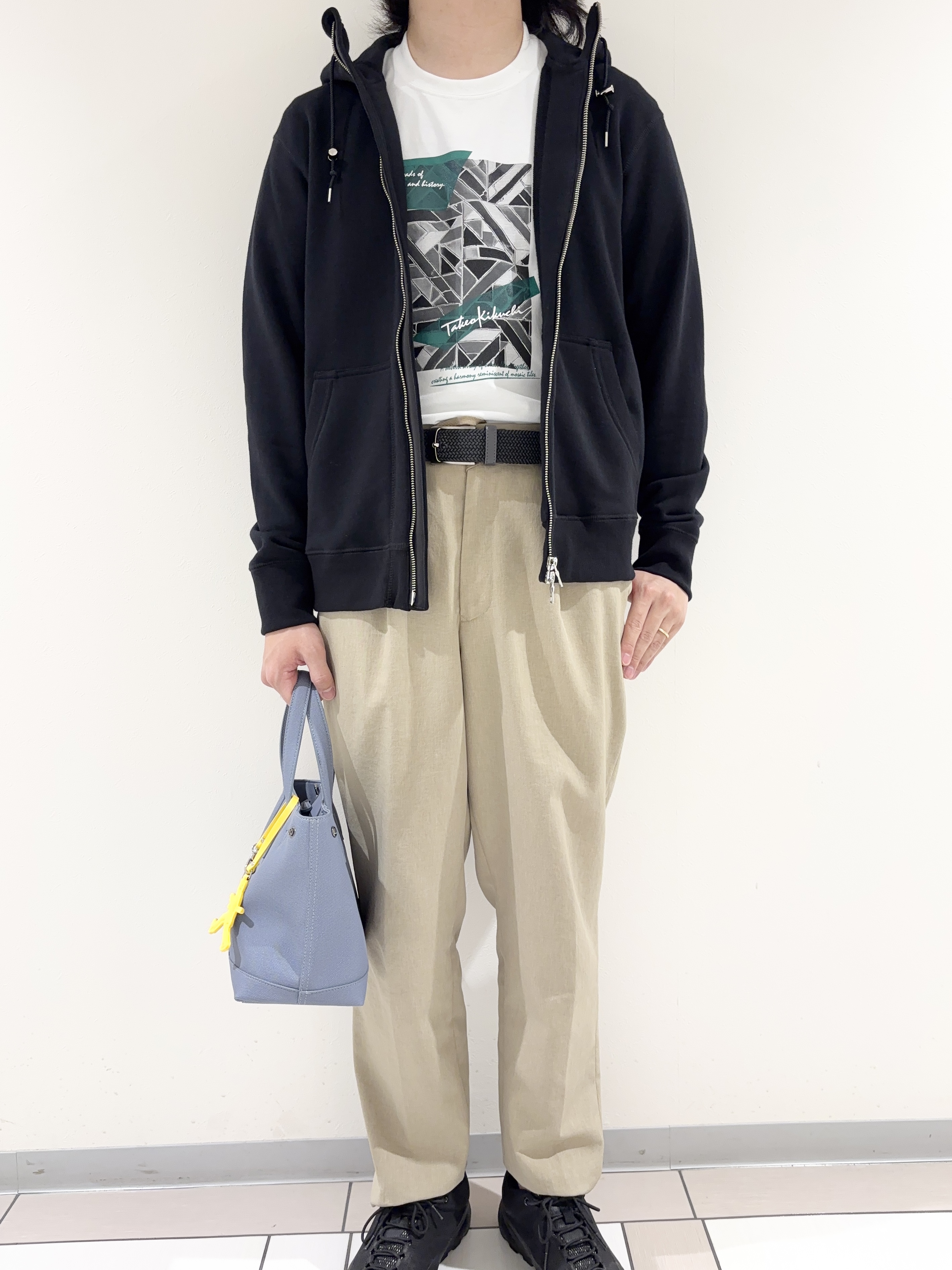 及川さんの「TAKEO KIKUCHI｜【BOWLER HAT LABEL】ジップアップ スウェットパーカー」を使ったコーディネート