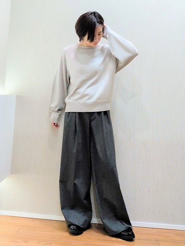 ミズタさんの「UNTITLED｜【店頭人気！/8色展開】ボリュームスリーブニットプルオーバー」を使ったコーディネート