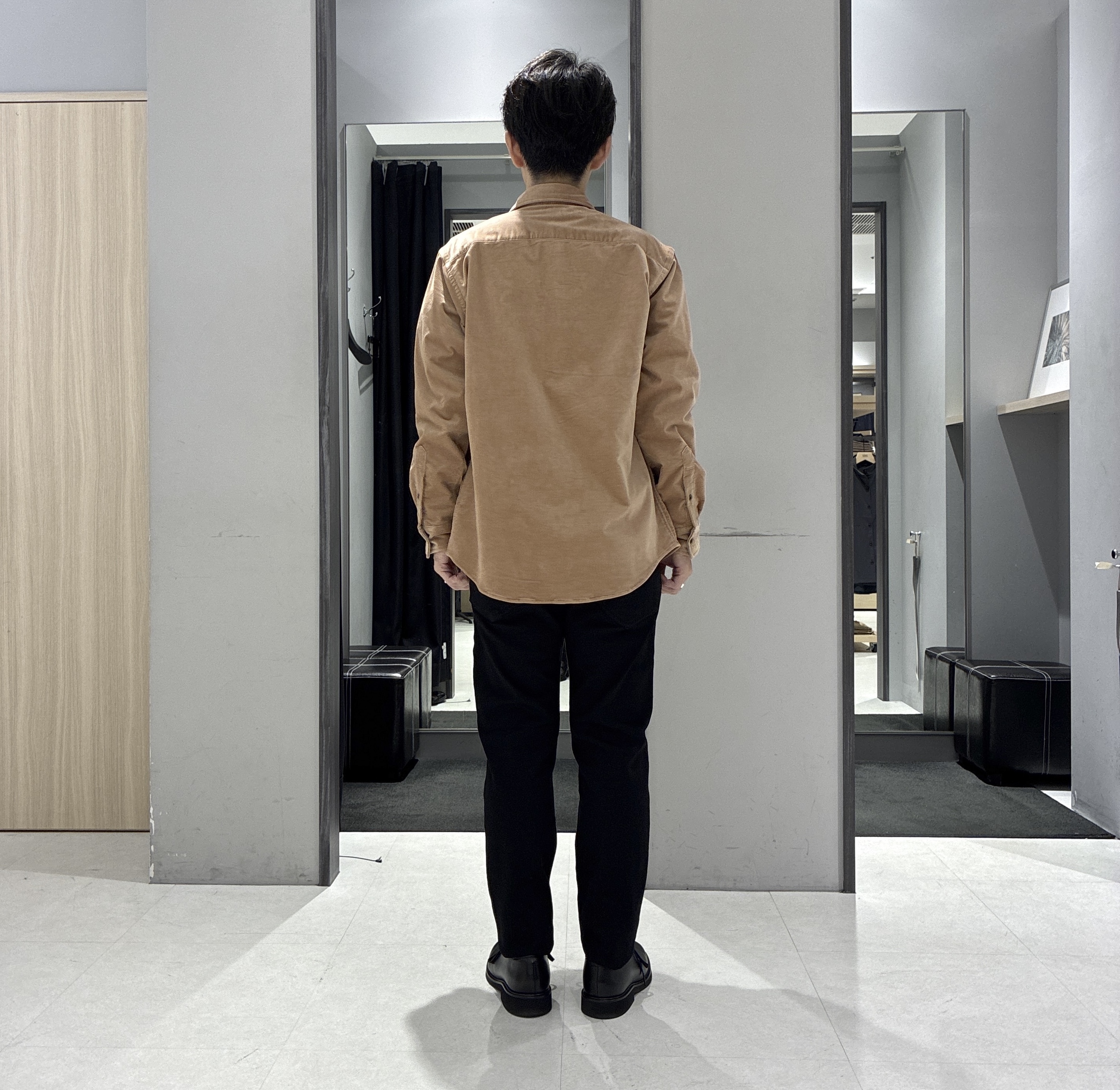 わいずみさんの「TAKEO KIKUCHI｜ストレッチ コーデュロイ シャツ」を使ったコーディネート