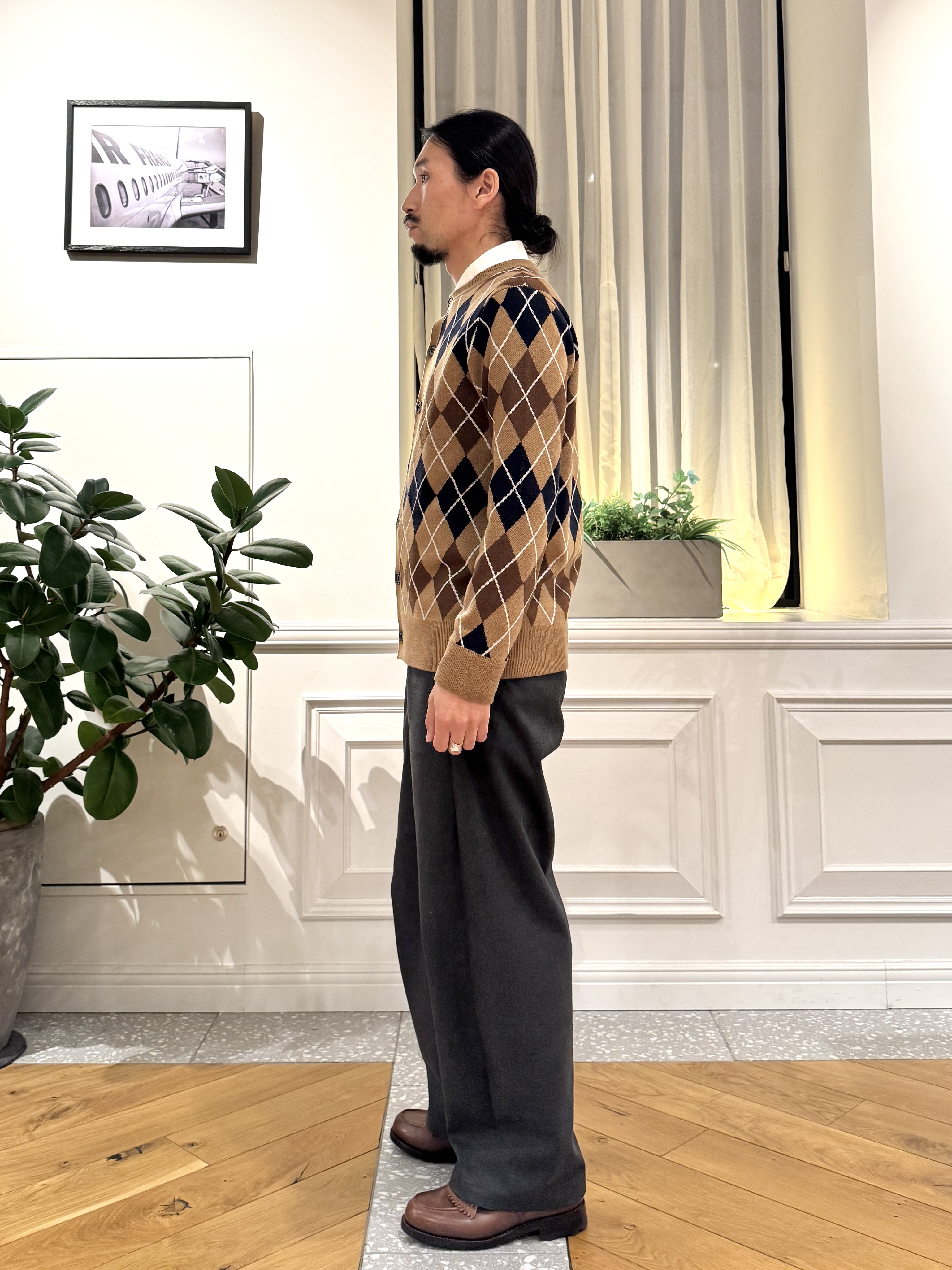 kawarataniさんの「DRESSTERIOR｜アーガイル ラウンドネックカーディガン」を使ったコーディネート
