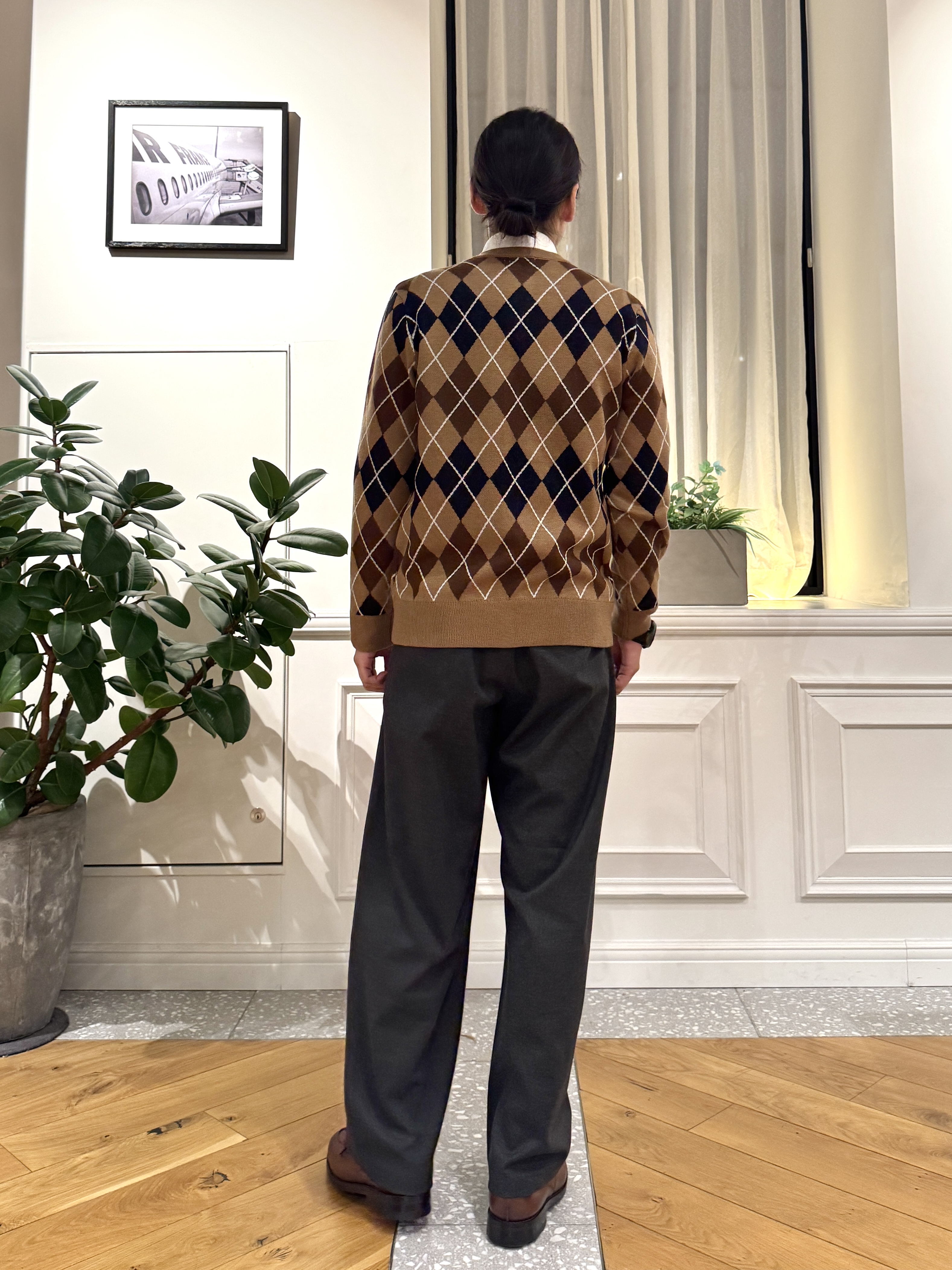 kawarataniさんの「DRESSTERIOR｜アーガイル ラウンドネックカーディガン」を使ったコーディネート