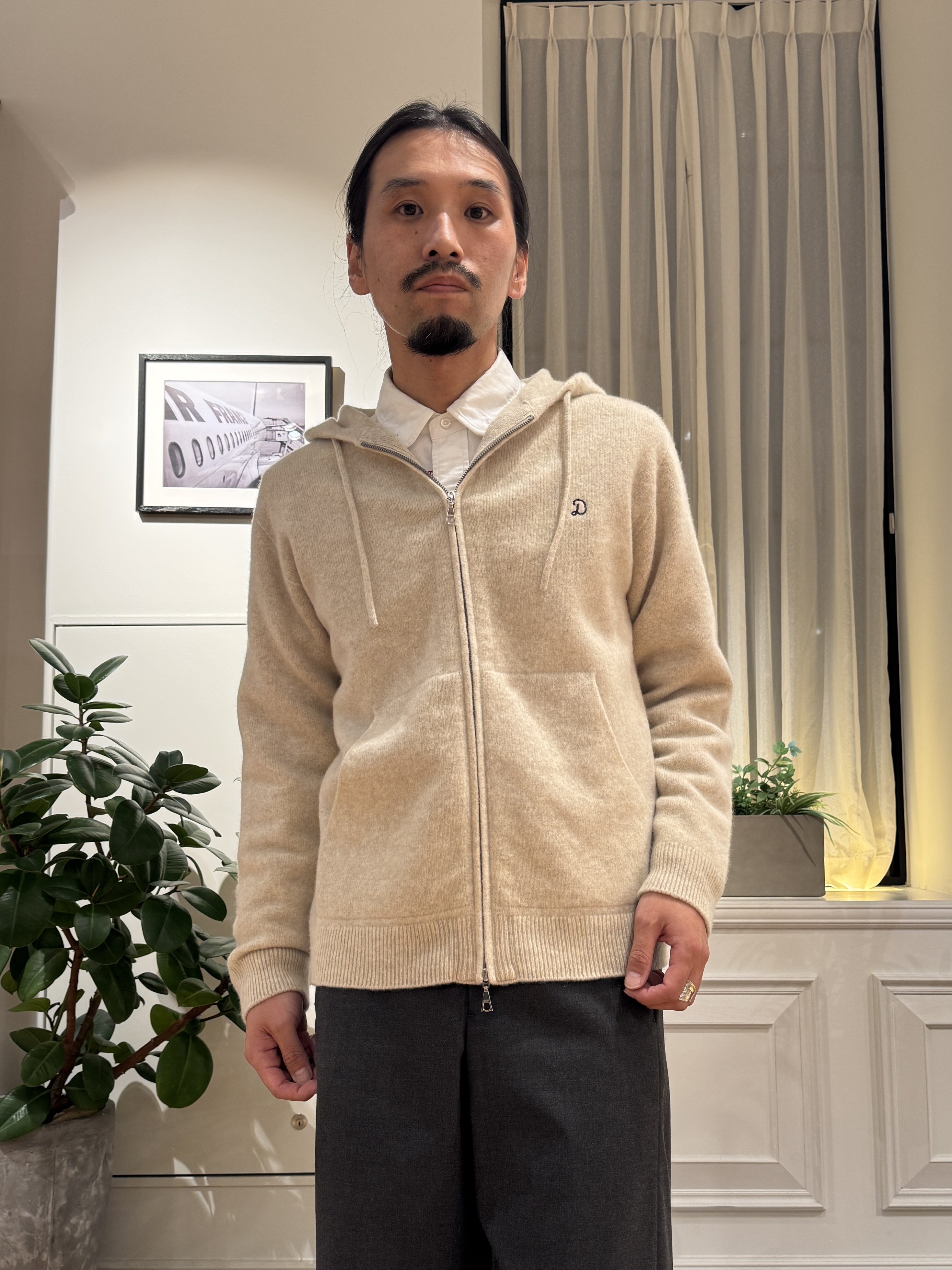 kawarataniさんの「DRESSTERIOR｜◆ホールガーメント（R） ウールカシミヤ ジップパーカー」を使ったコーディネート