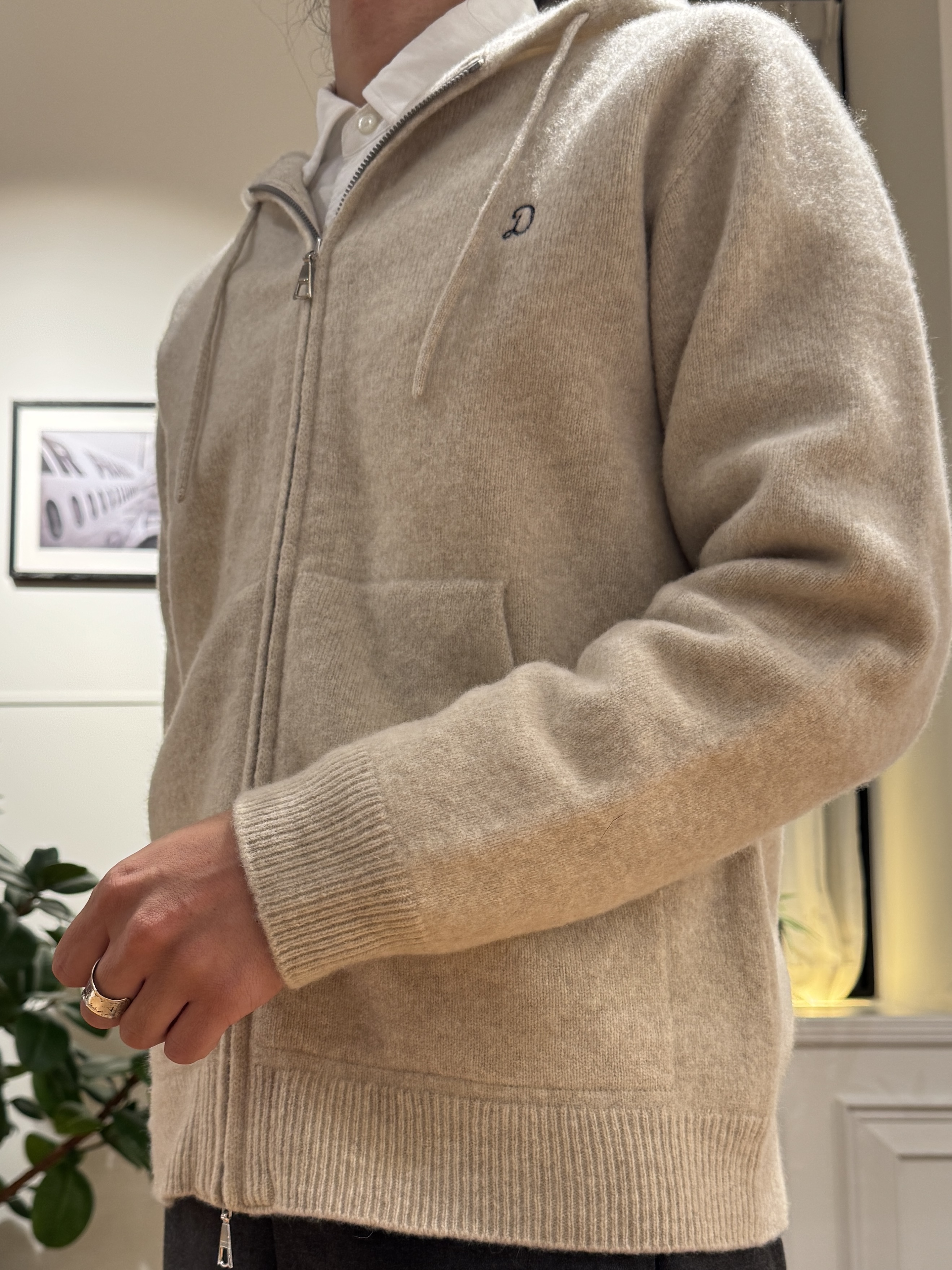 kawarataniさんの「DRESSTERIOR｜◆ホールガーメント（R） ウールカシミヤ ジップパーカー」を使ったコーディネート