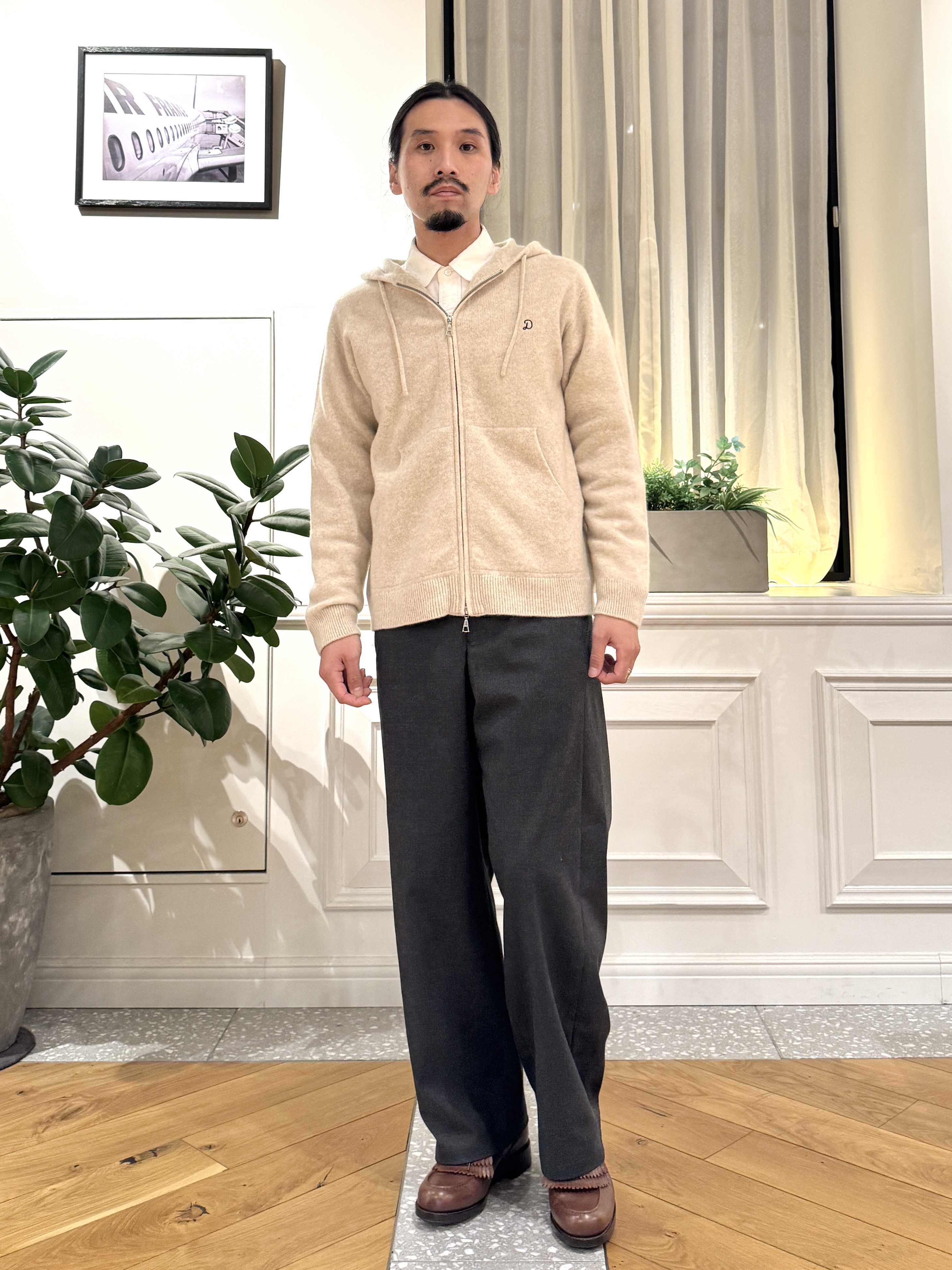 kawarataniさんの「DRESSTERIOR｜◆ホールガーメント（R） ウールカシミヤ ジップパーカー」を使ったコーディネート
