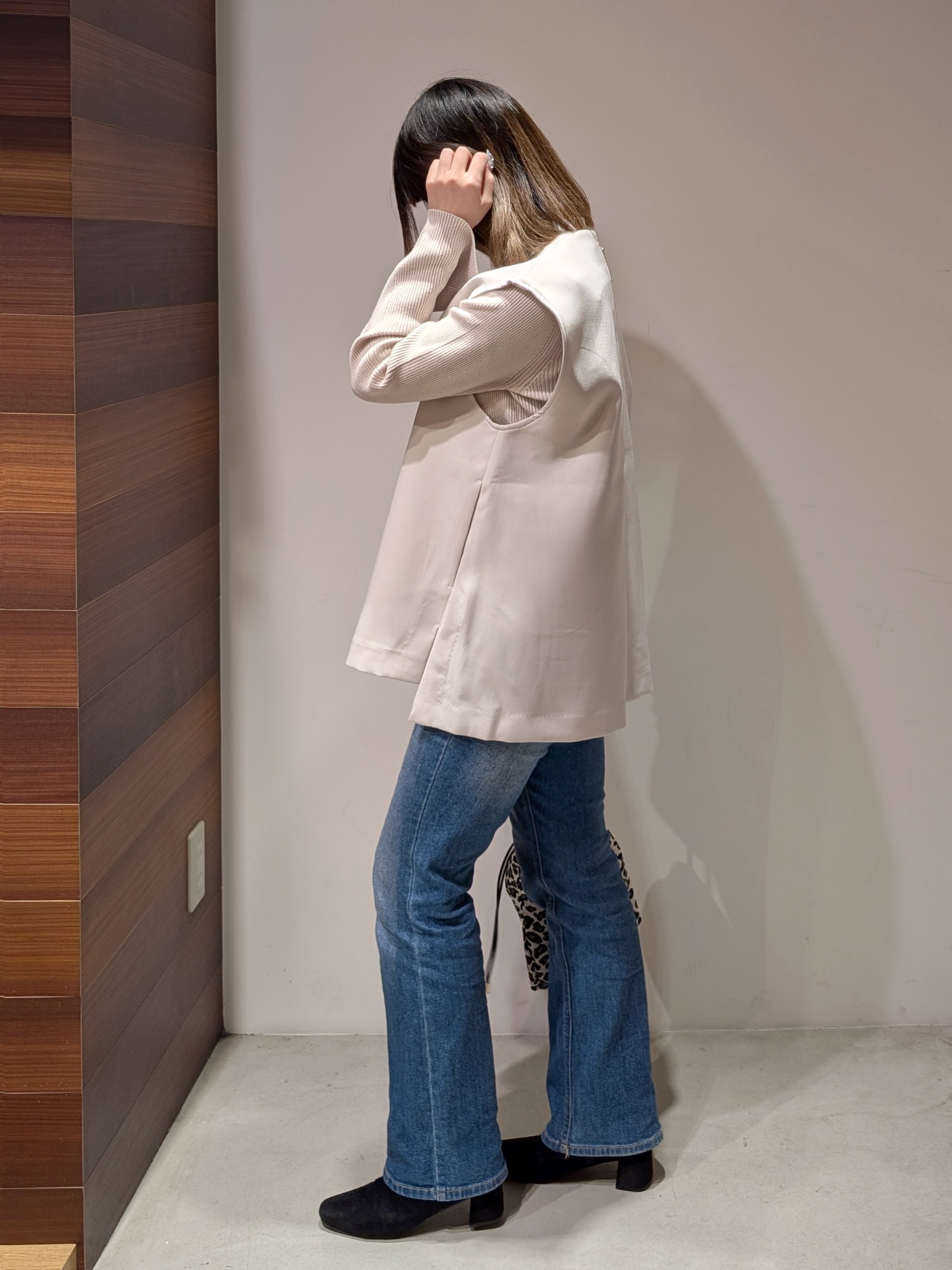 nanさんの「OPAQUE.CLIP｜《ツインセット》Vネックベスト&times;ハイネックリブニット【洗濯機OK】」を使ったコーディネート