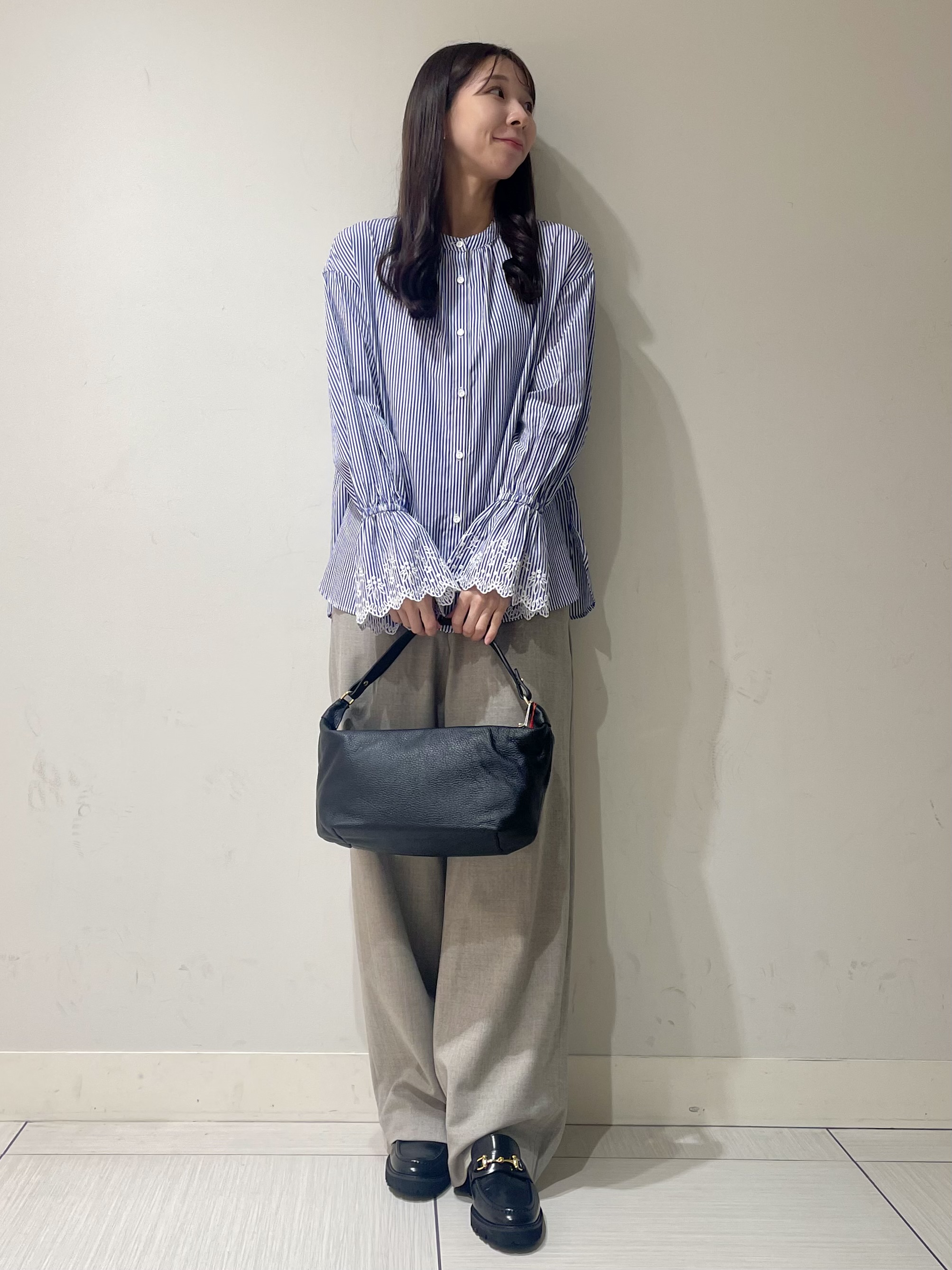 ことさんの「DRESSTERIOR｜【STORY11月号掲載】エンブロイダリーカフスシャツ」を使ったコーディネート