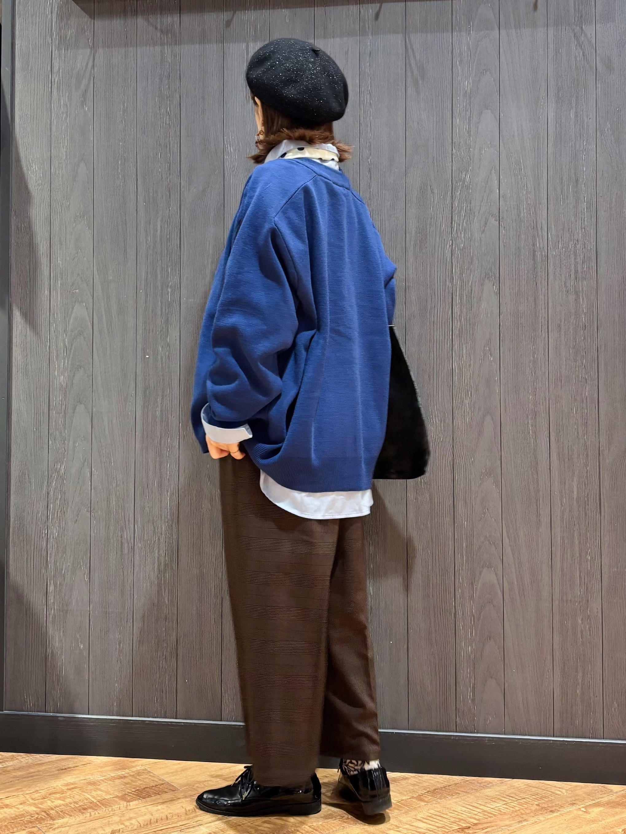 meiさんの「SHOO･LA･RUE｜【毛玉になりにくい/S-LL/洗濯機可/体型カバー】Vネックゆったりカーディガン」を使ったコーディネート