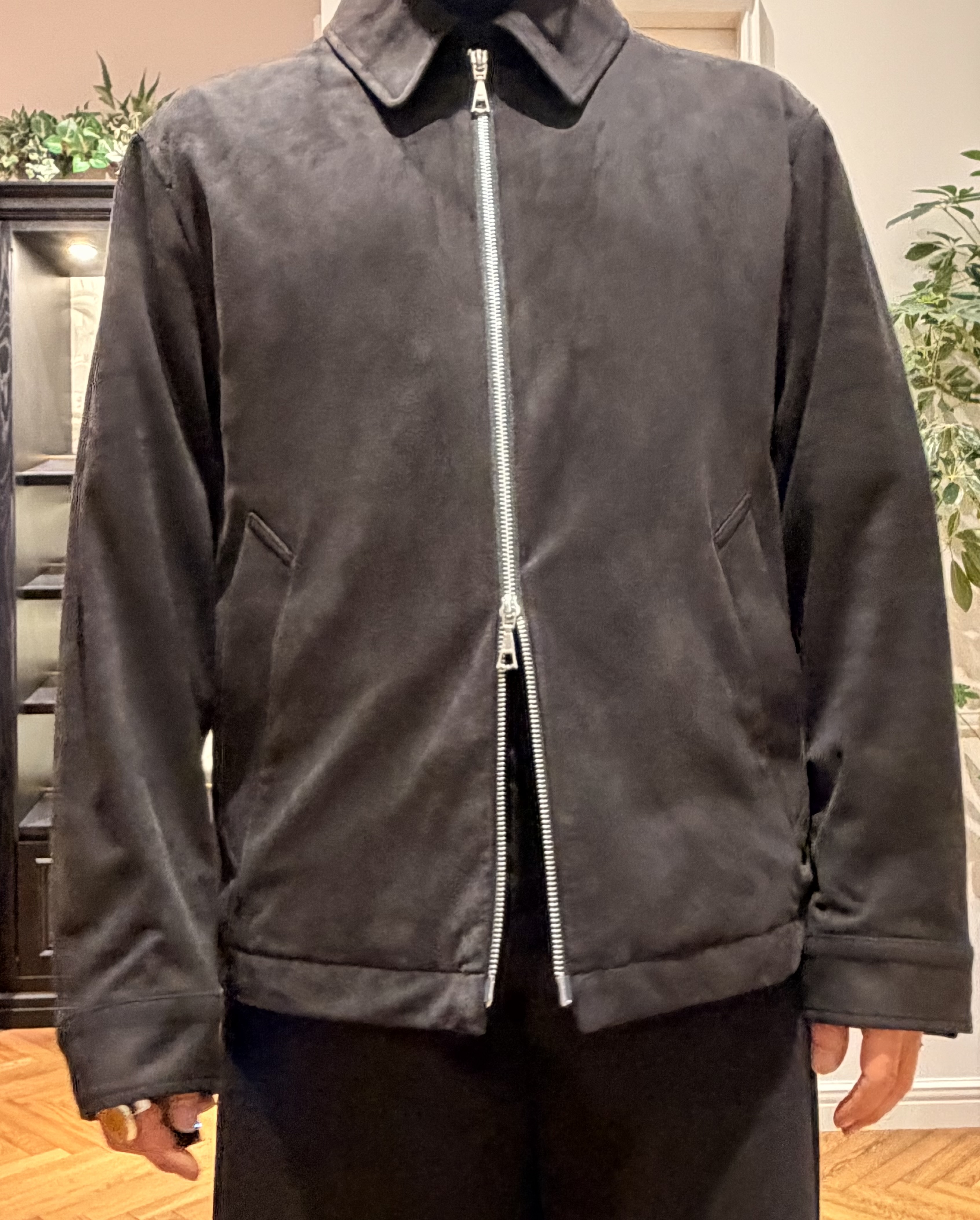 鶴田大士さんの「DRESSTERIOR｜【セットアップ可】CONEブラックデニム バギーワイドパンツ」を使ったコーディネート