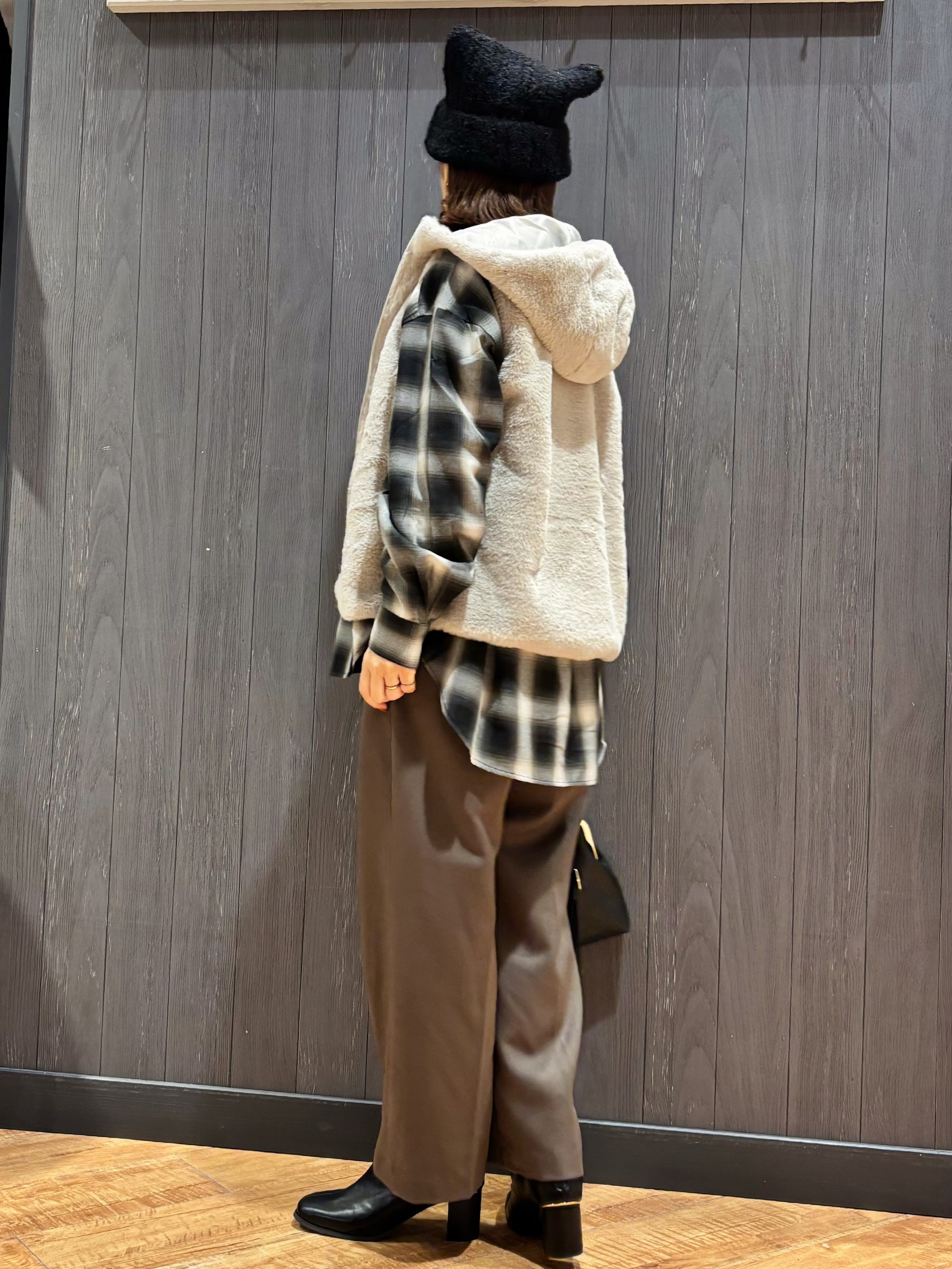 meiさんの「SHOO･LA･RUE｜【洗濯機可/撥水/マルチWAY】ファーライナー付き 毎日欲張りマンパ」を使ったコーディネート