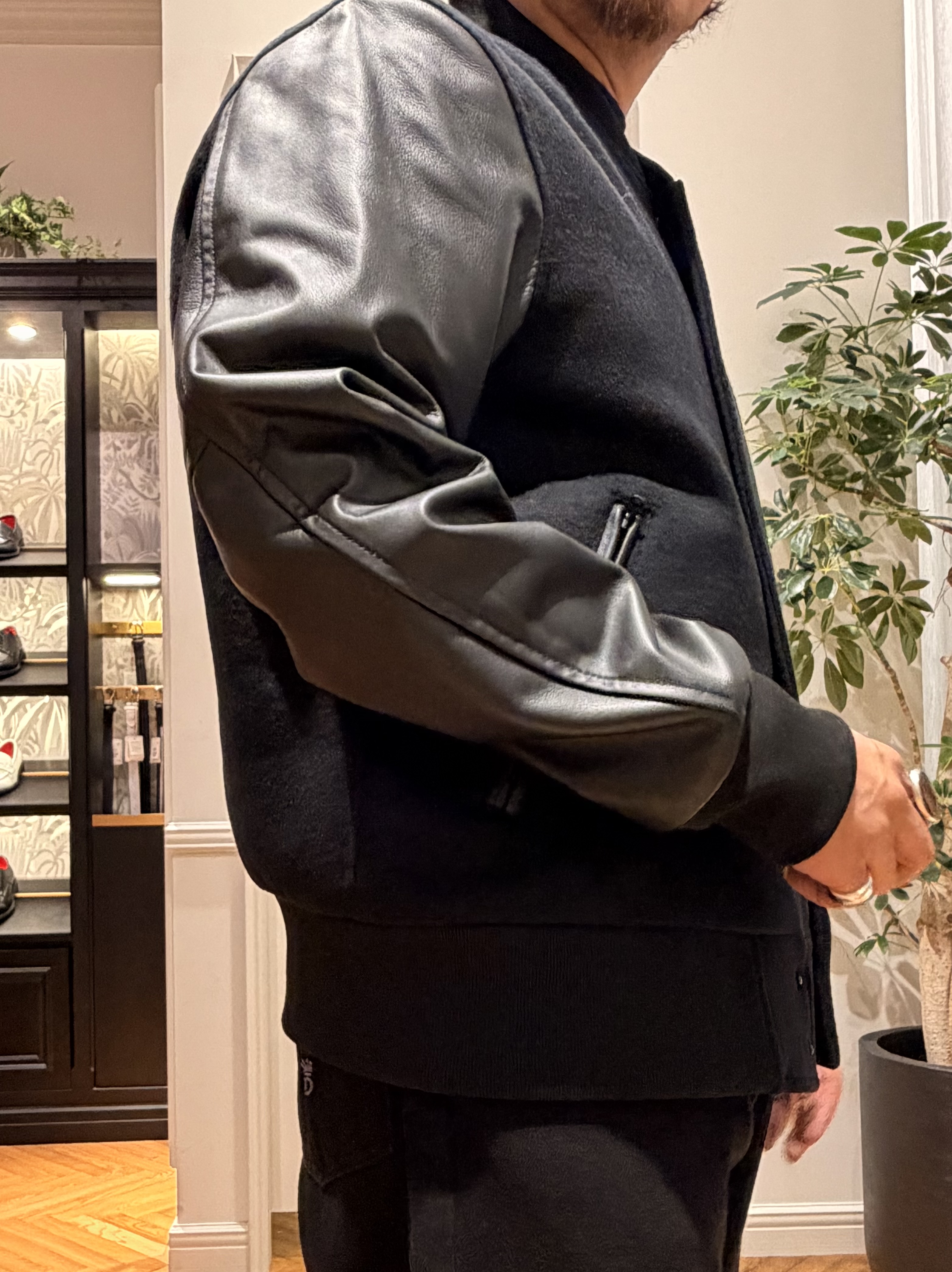 鶴田大士さんの「DRESSTERIOR｜【干場義雅&times;DRESSTERIOR】スタジャン」を使ったコーディネート