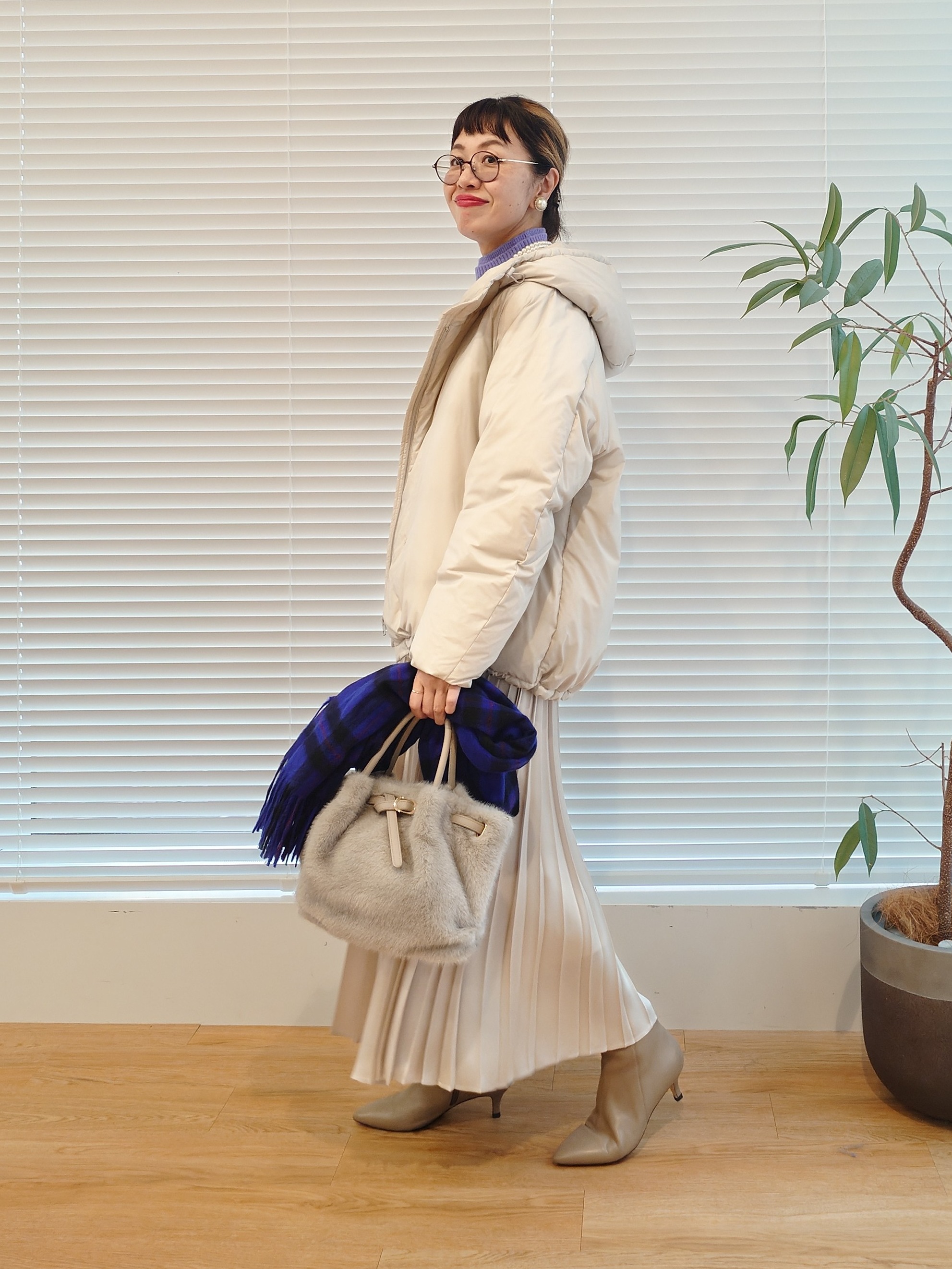 MUTSUKOさんの「UNTITLED｜【アレンジ自在】ロングパール調ネックレス」を使ったコーディネート