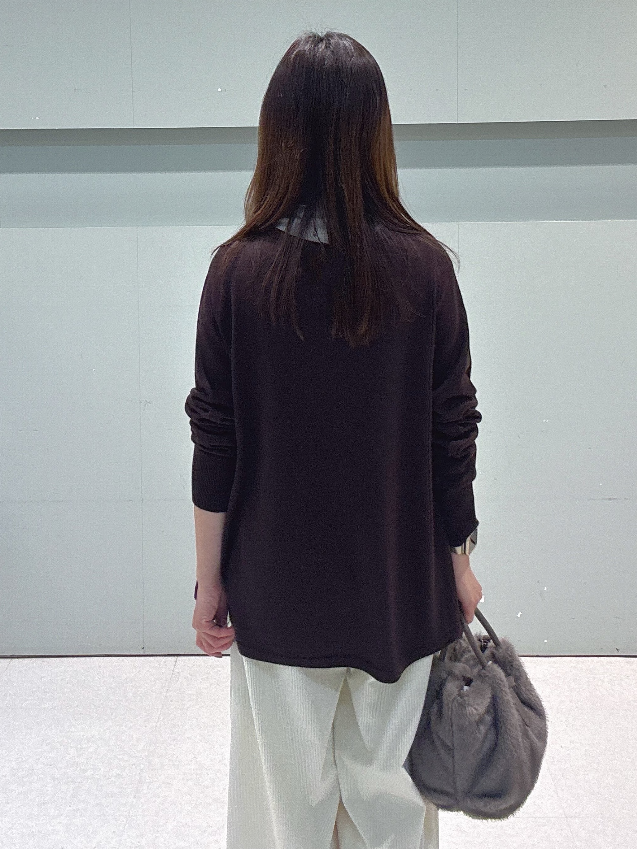 makiさんの「UNTITLED｜【きれいに体型カバー/8色展開】Aラインシルエットニットプルオーバー」を使ったコーディネート