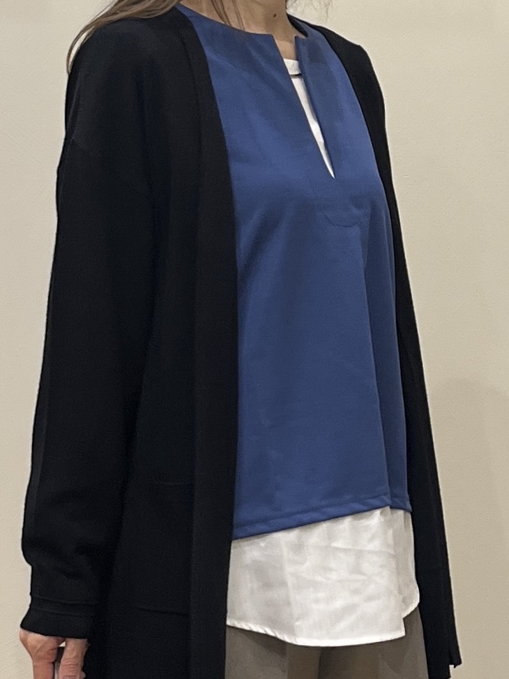 まつみさんの「SHOO･LA･RUE｜【体型カバー/洗濯機可/ポケット付き】ゆるシルエット もちもち ボタンレスカーディガン」を使ったコーディネート
