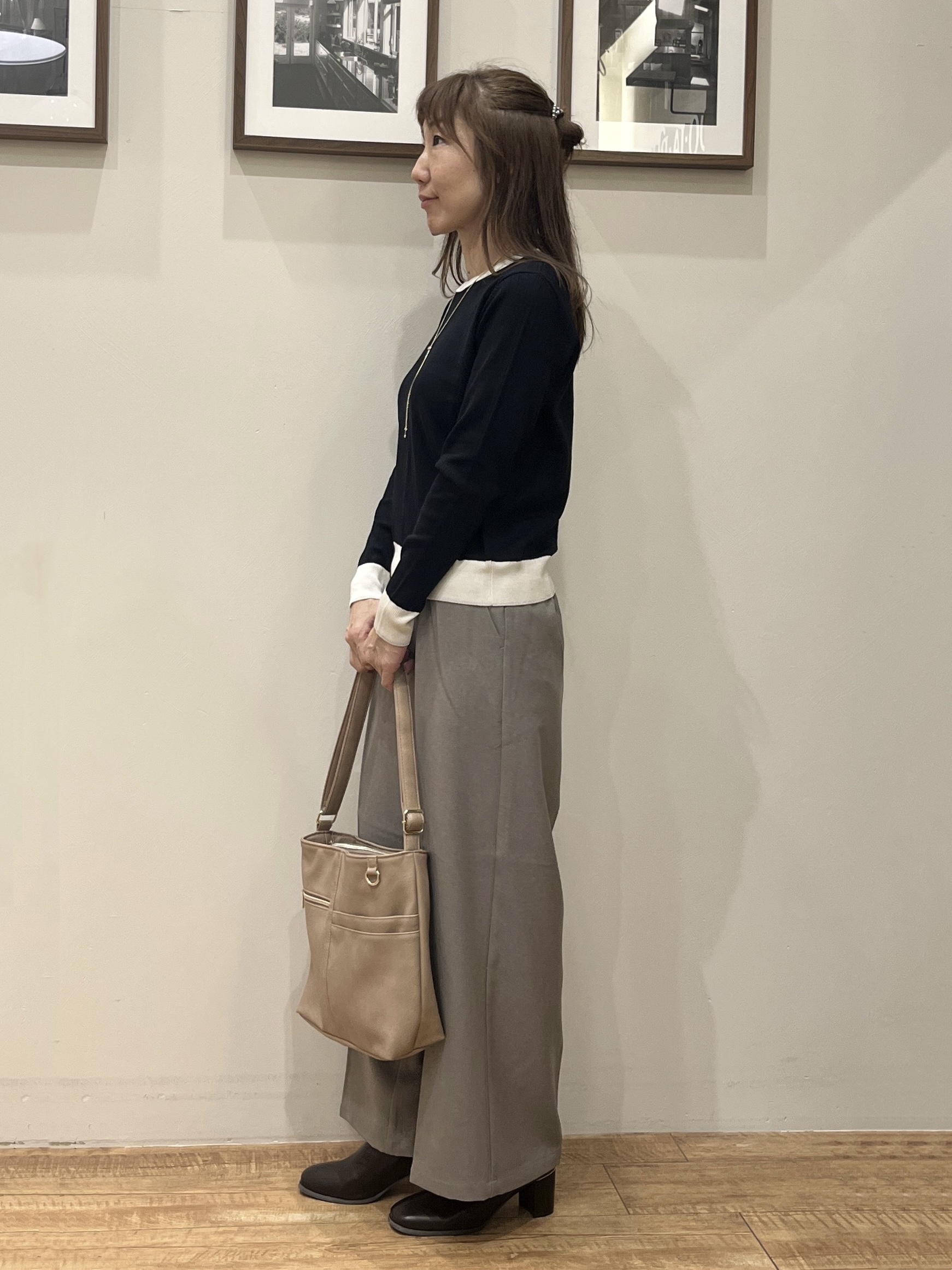 まつみさんの「SHOO･LA･RUE｜【S-LL/洗濯機可】配色使いが目を惹く クルーネックニットカーディガン」を使ったコーディネート