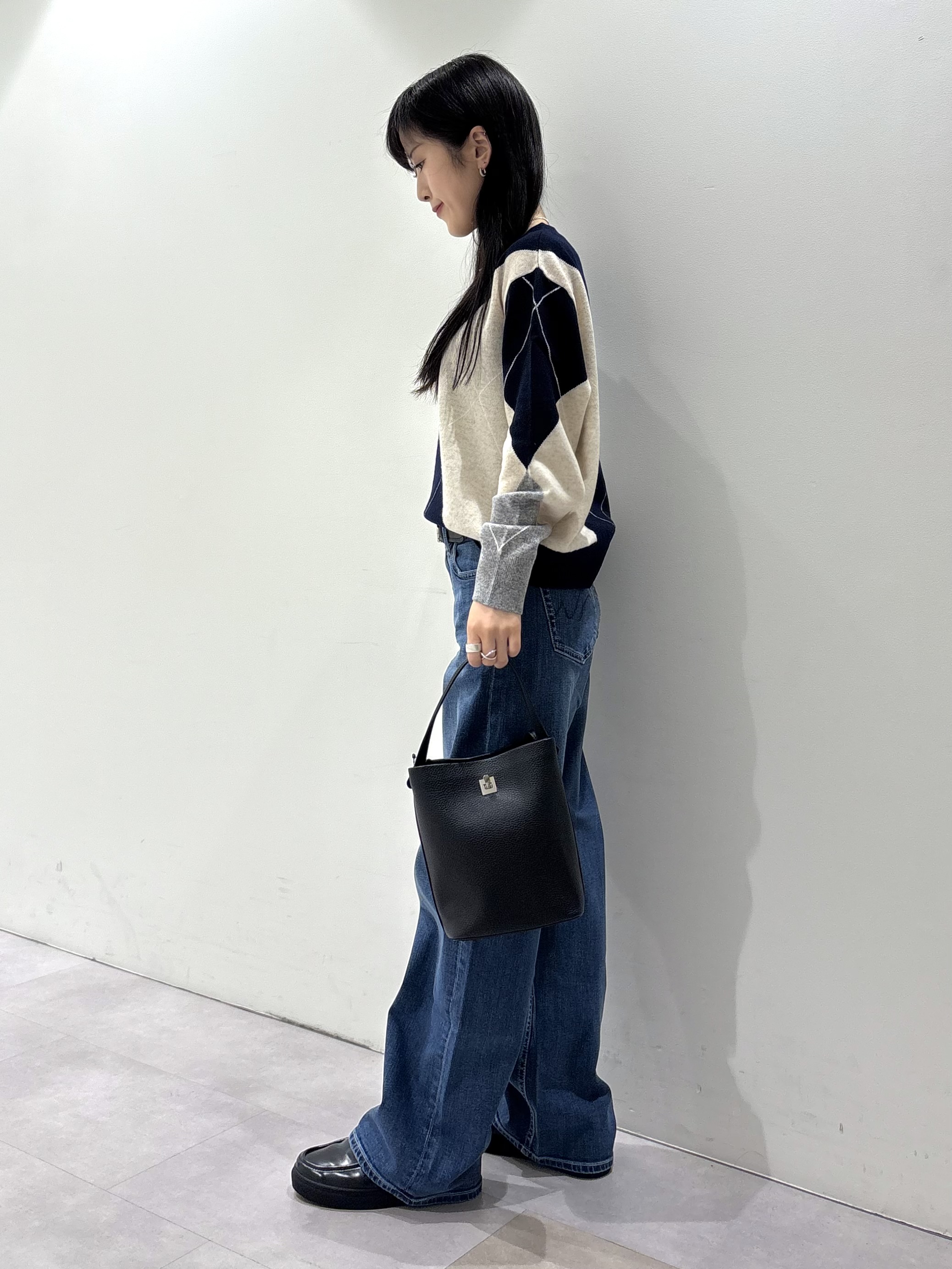 KEIKOさんの「INDIVI｜【褒められデニム】ワイドストレート デニムパンツ」を使ったコーディネート