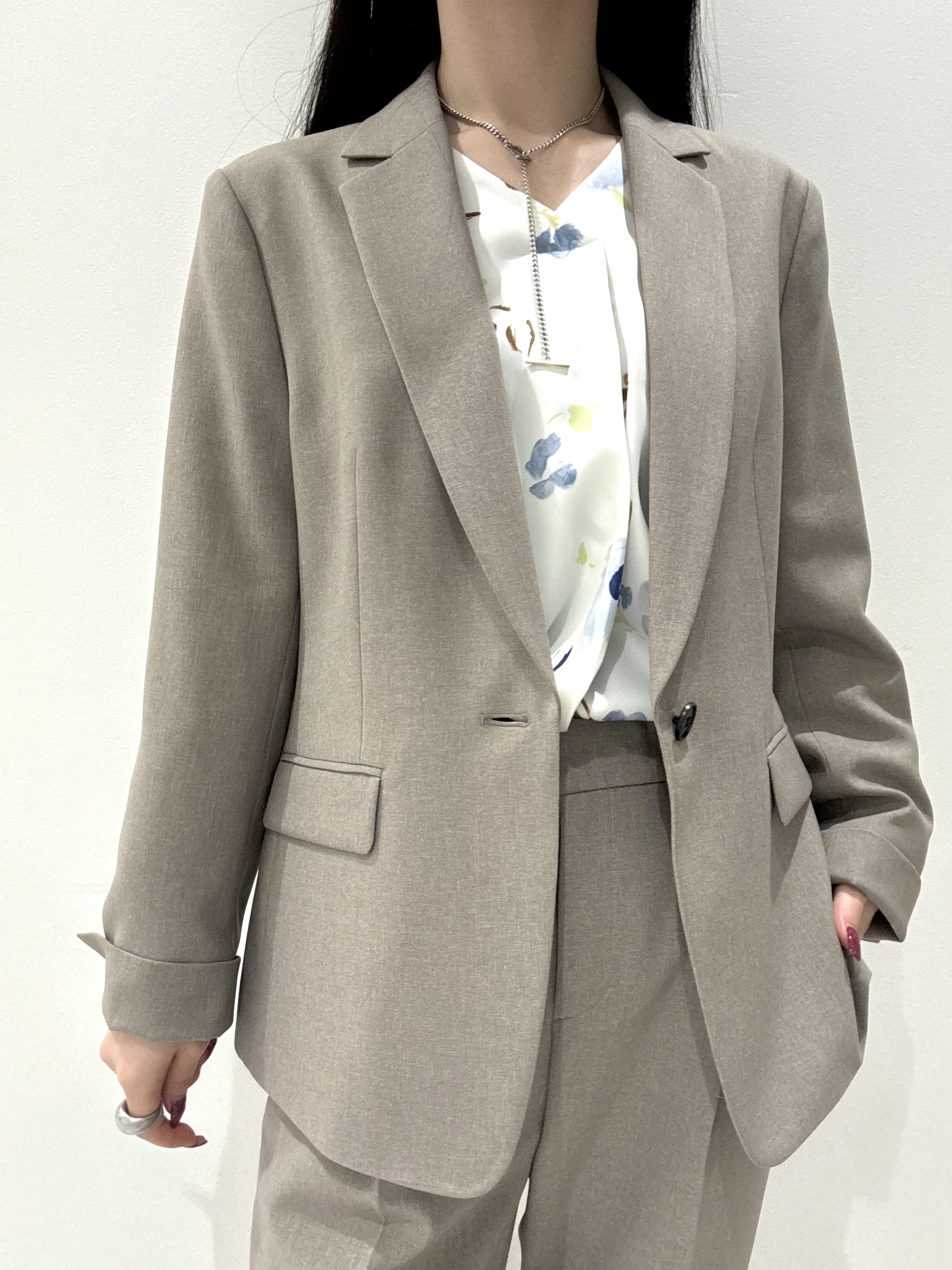 KEIKOさんの「INDIVI｜【洗える／通勤／スーツ】メランジストレッチ テーラードカラージャケット」を使ったコーディネート