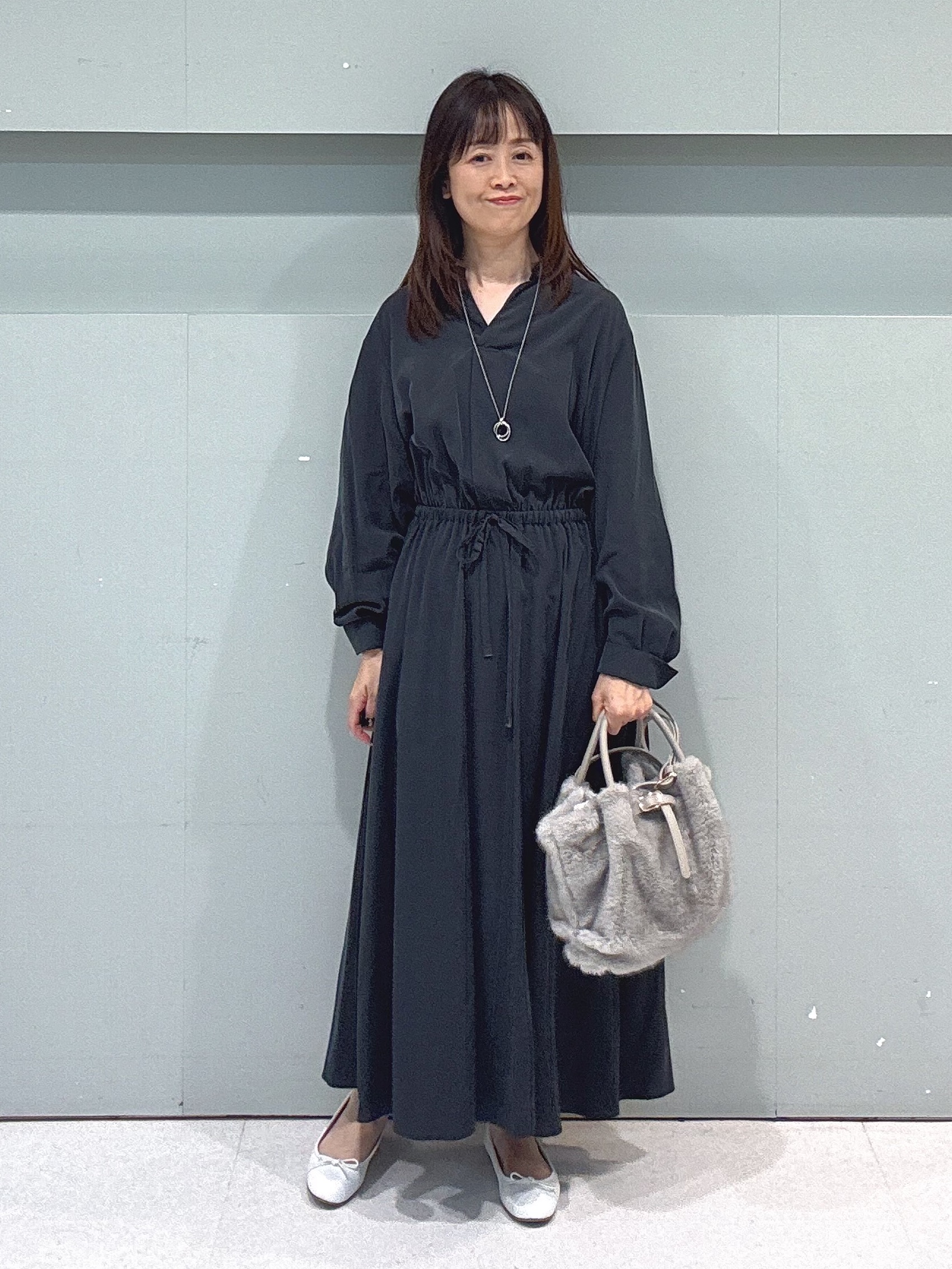 makiさんの「UNTITLED｜ドロストデザインワンピース」を使ったコーディネート