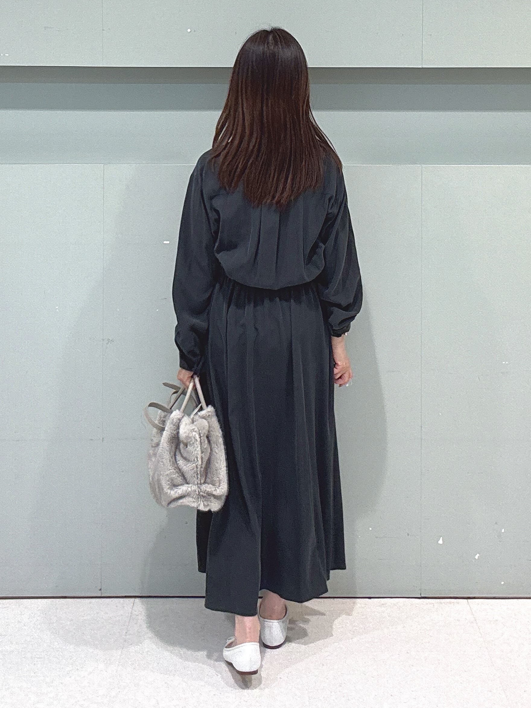 makiさんの「UNTITLED｜ドロストデザインワンピース」を使ったコーディネート