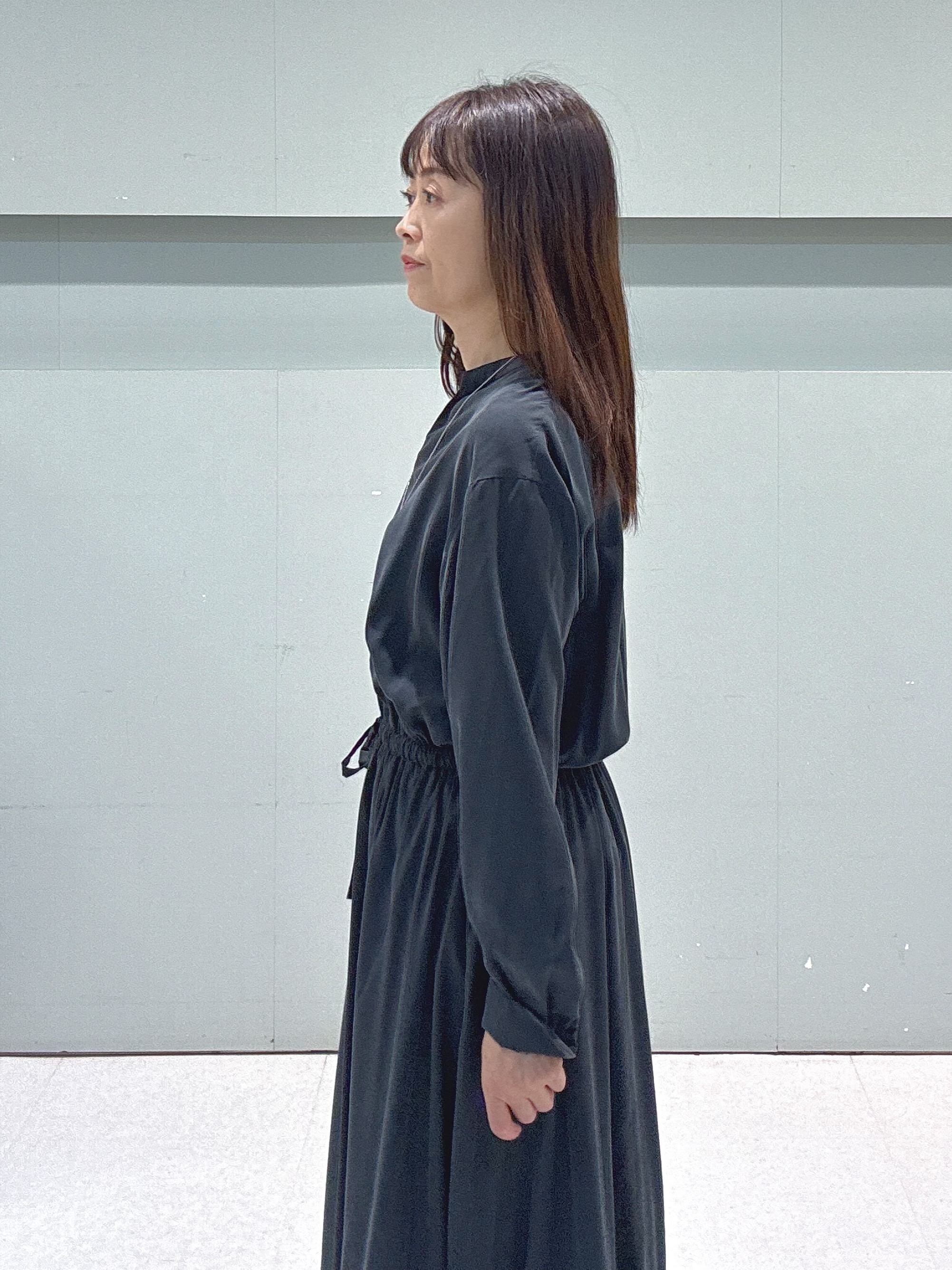 makiさんの「UNTITLED｜ドロストデザインワンピース」を使ったコーディネート