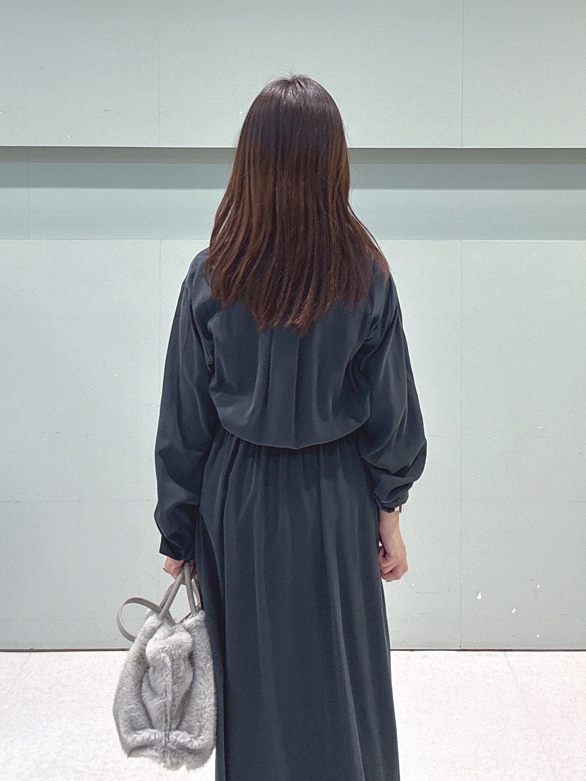 makiさんの「UNTITLED｜ドロストデザインワンピース」を使ったコーディネート
