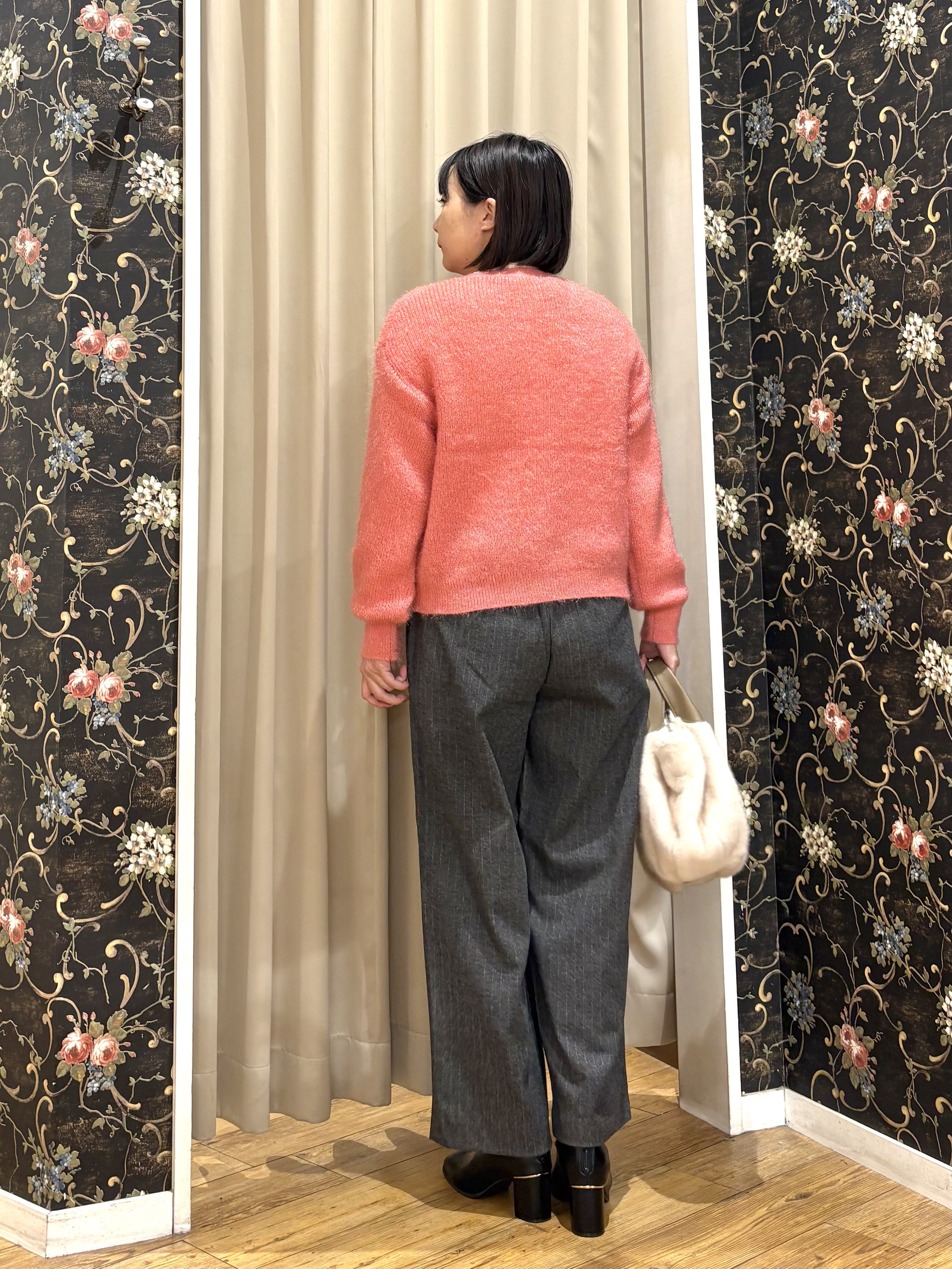 ネリさんの「SHOO･LA･RUE｜【S-LL】ゆるもこ シャギーニットカーディガン」を使ったコーディネート